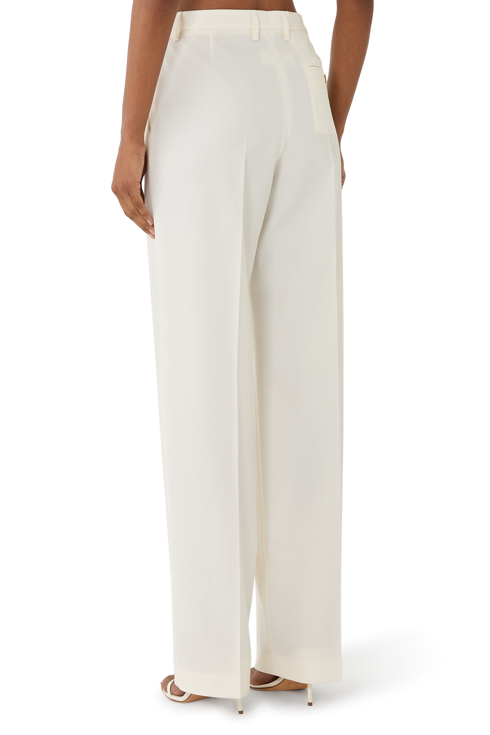 بنطال بطيات