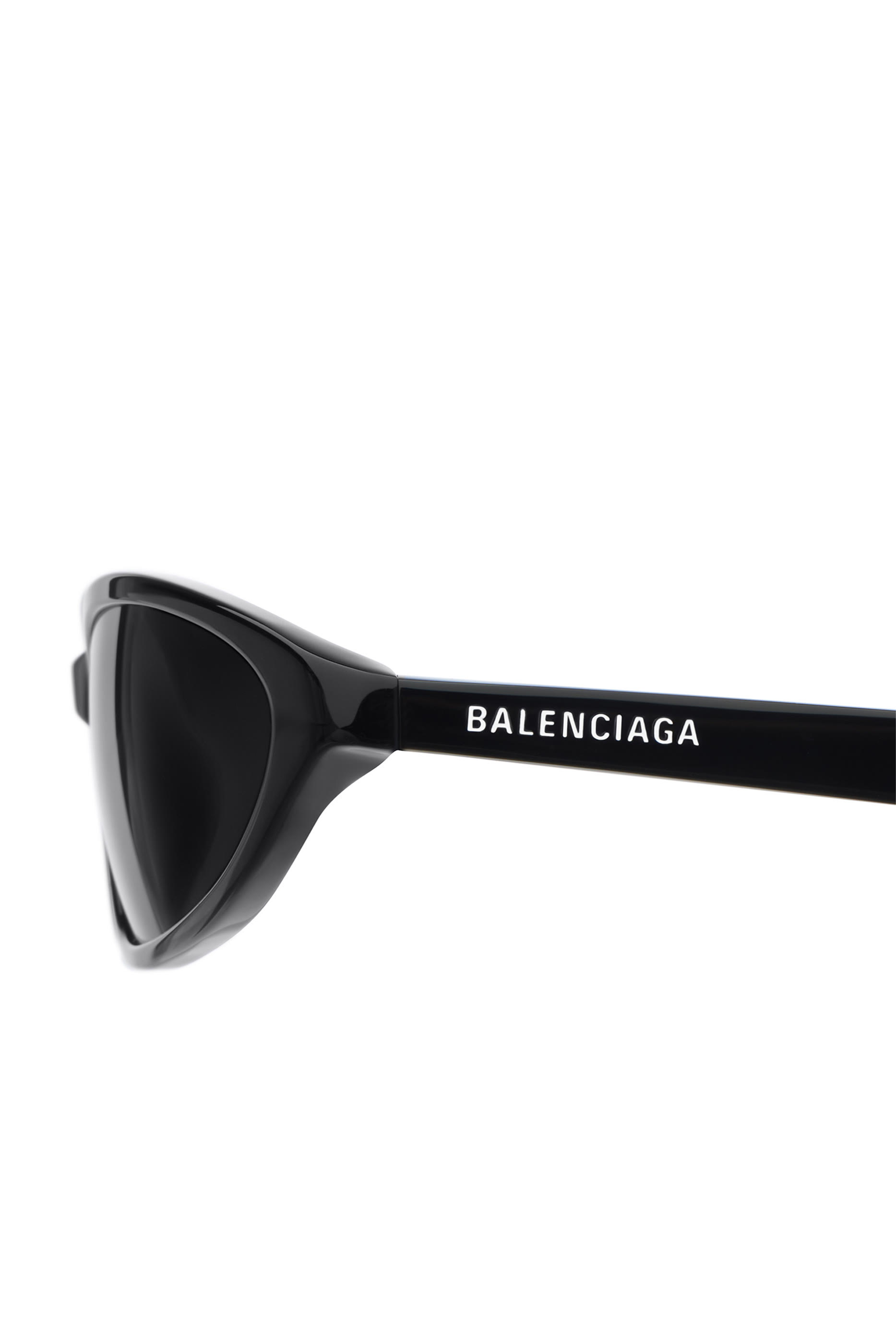 نظارة شمسية نيو بإطار بيضاوي