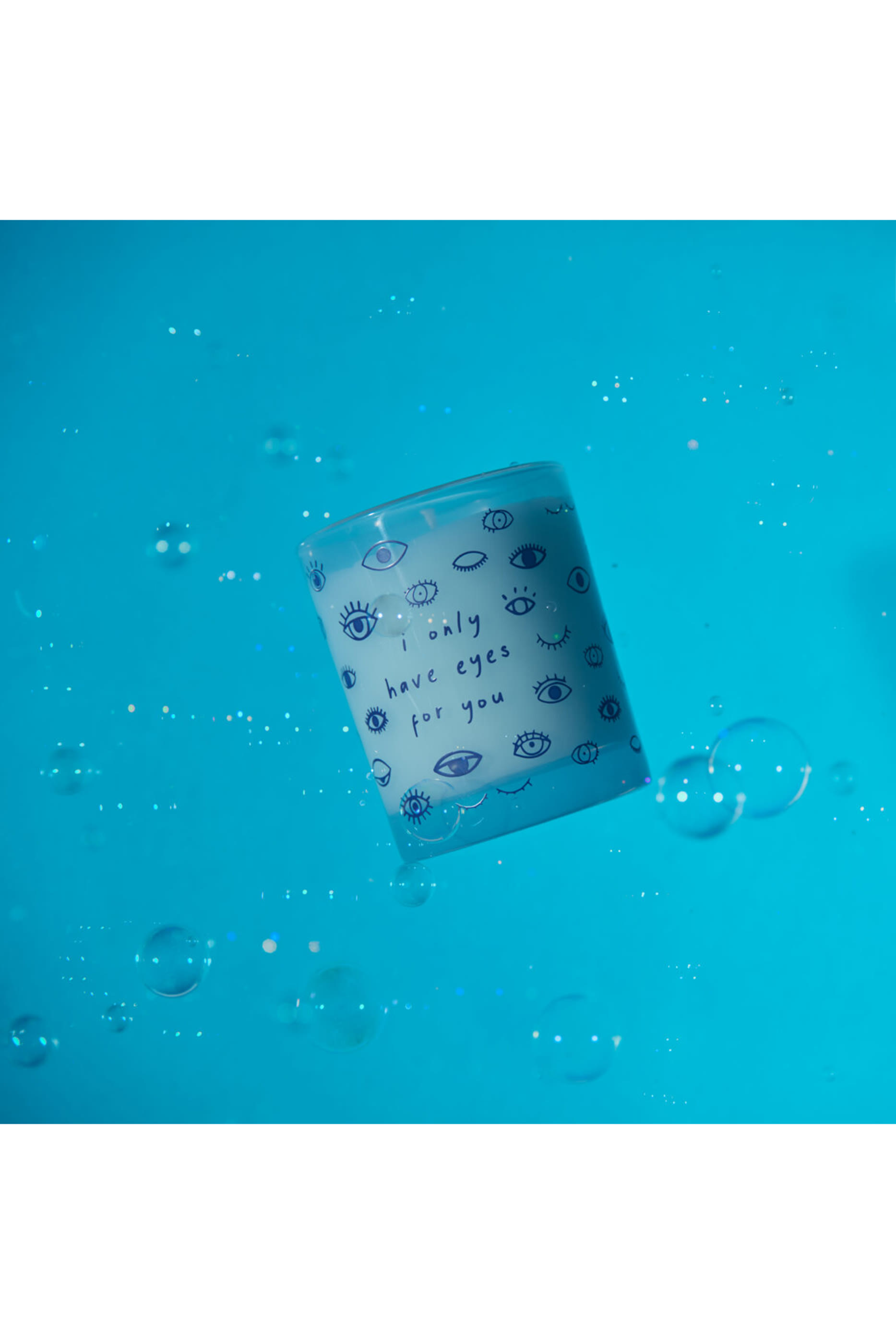 شمعة فايب معطرة برائحة ملح البحر والخشب العائم