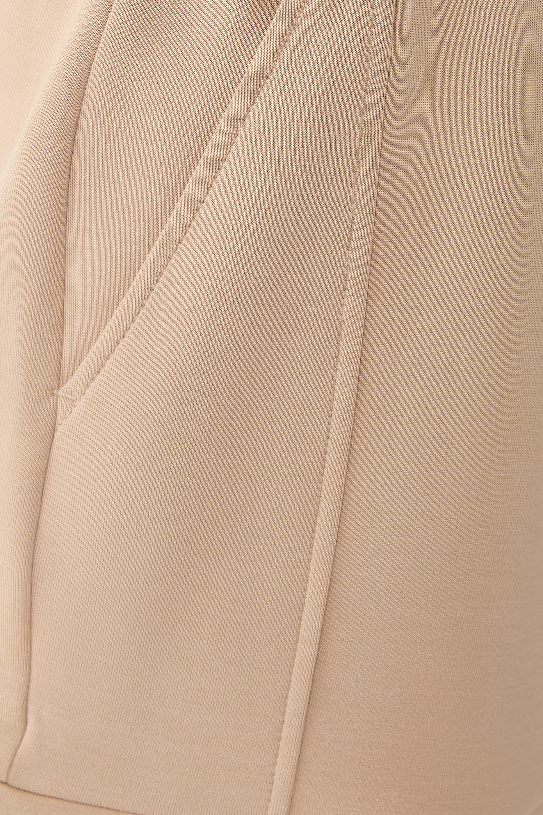 شورت أتريوم بخصر مرتفع 4.5&rlm; بوصة