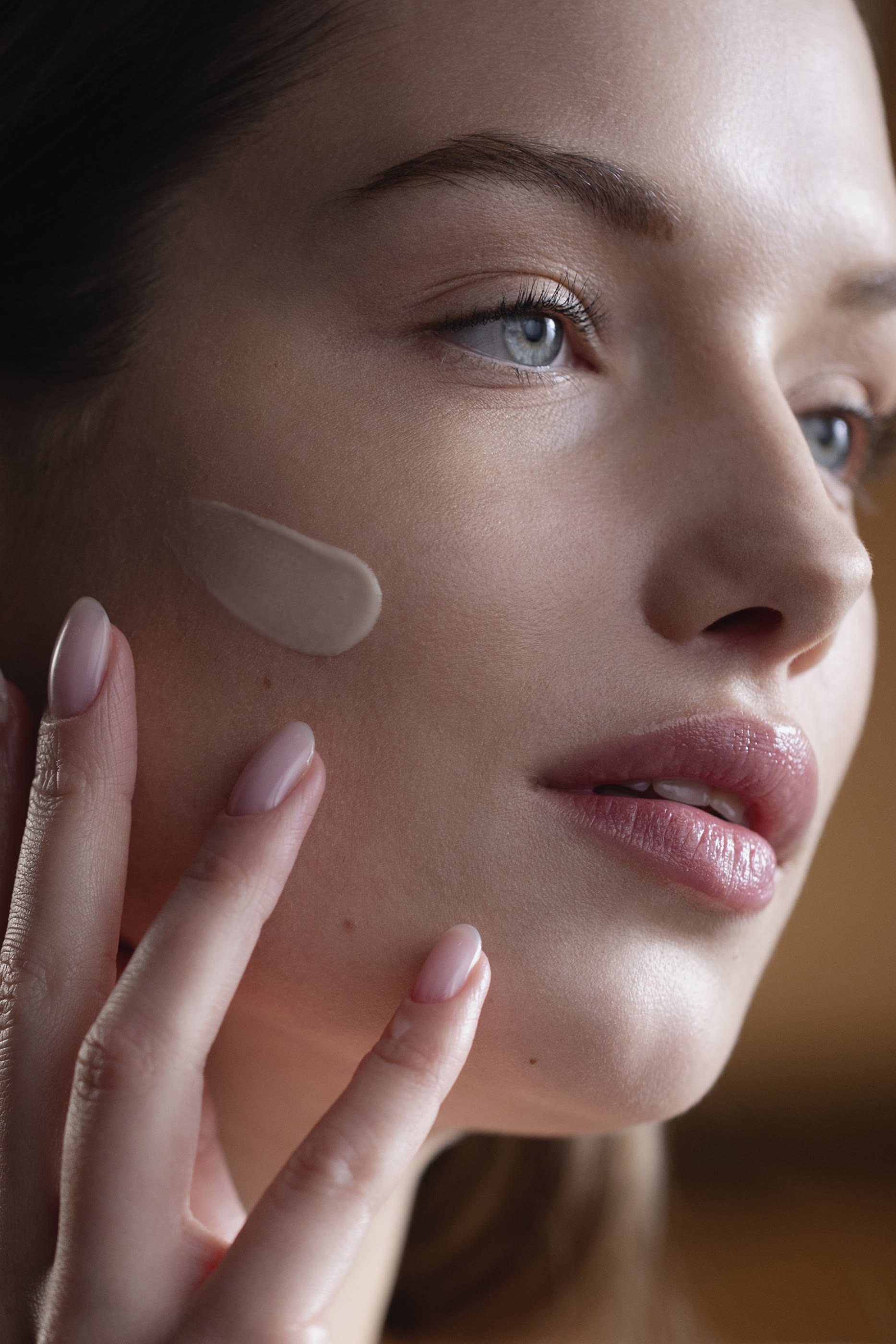 كريم ليلي سوبريميا غني لمقاومة علامات تقدم سن البشرة