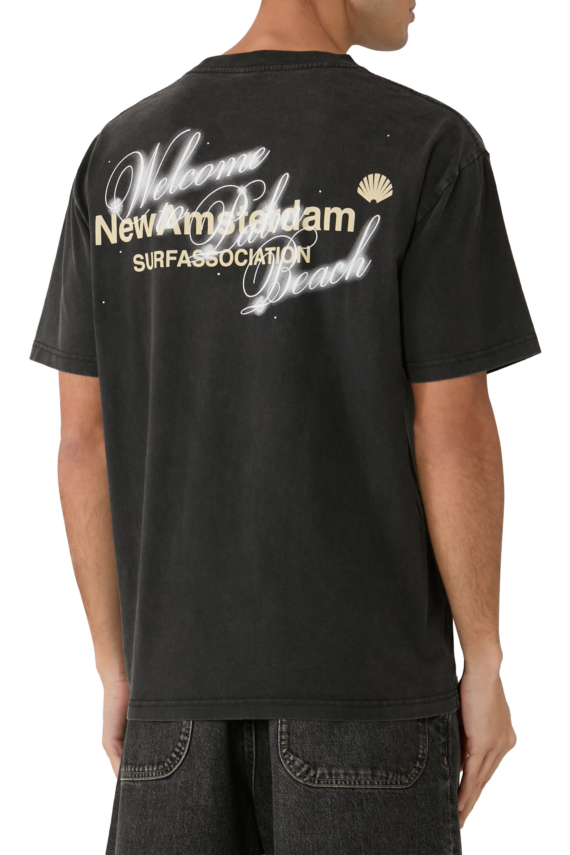 تيشيرت بطبعة ويلكام تو بالم بيتش