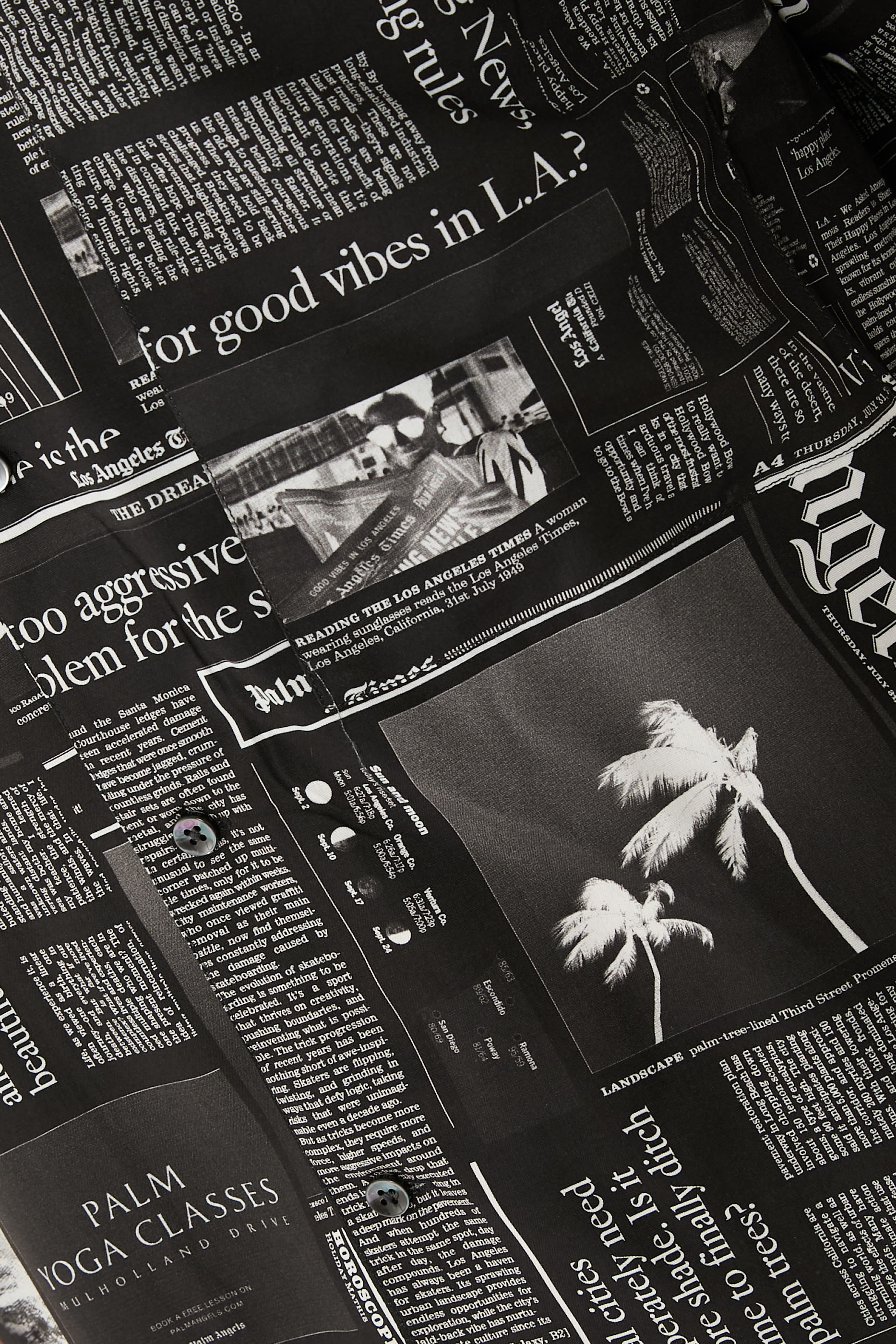 قميص بطبعة مجلة