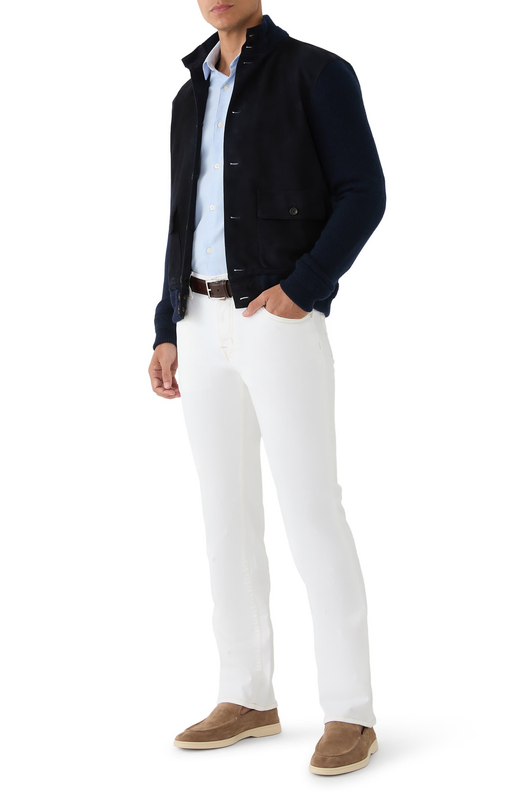 بنطال بخمس جيوب وقصة ضيقة