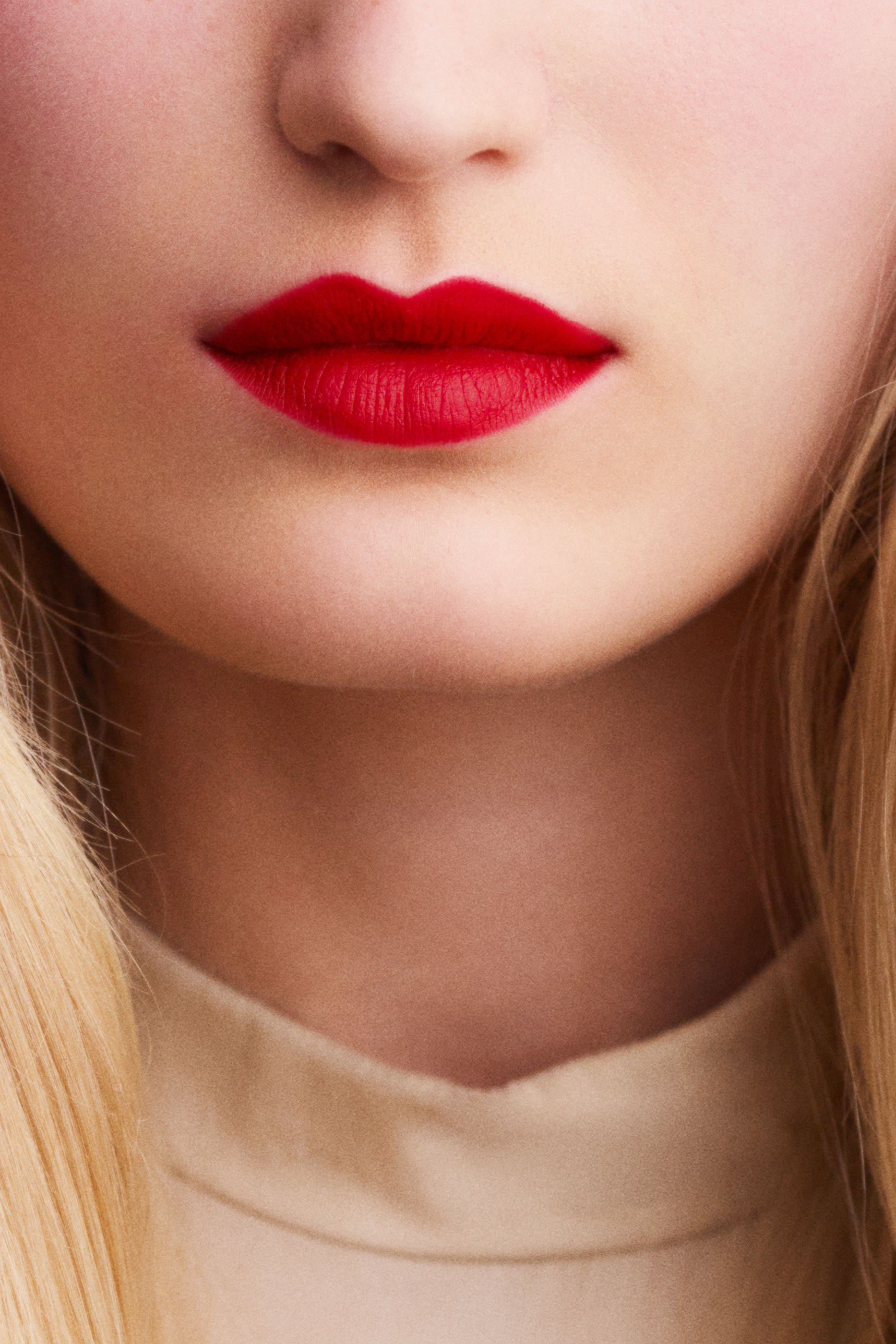 أحمر شفاه روج غير لامع درجة روز نوي