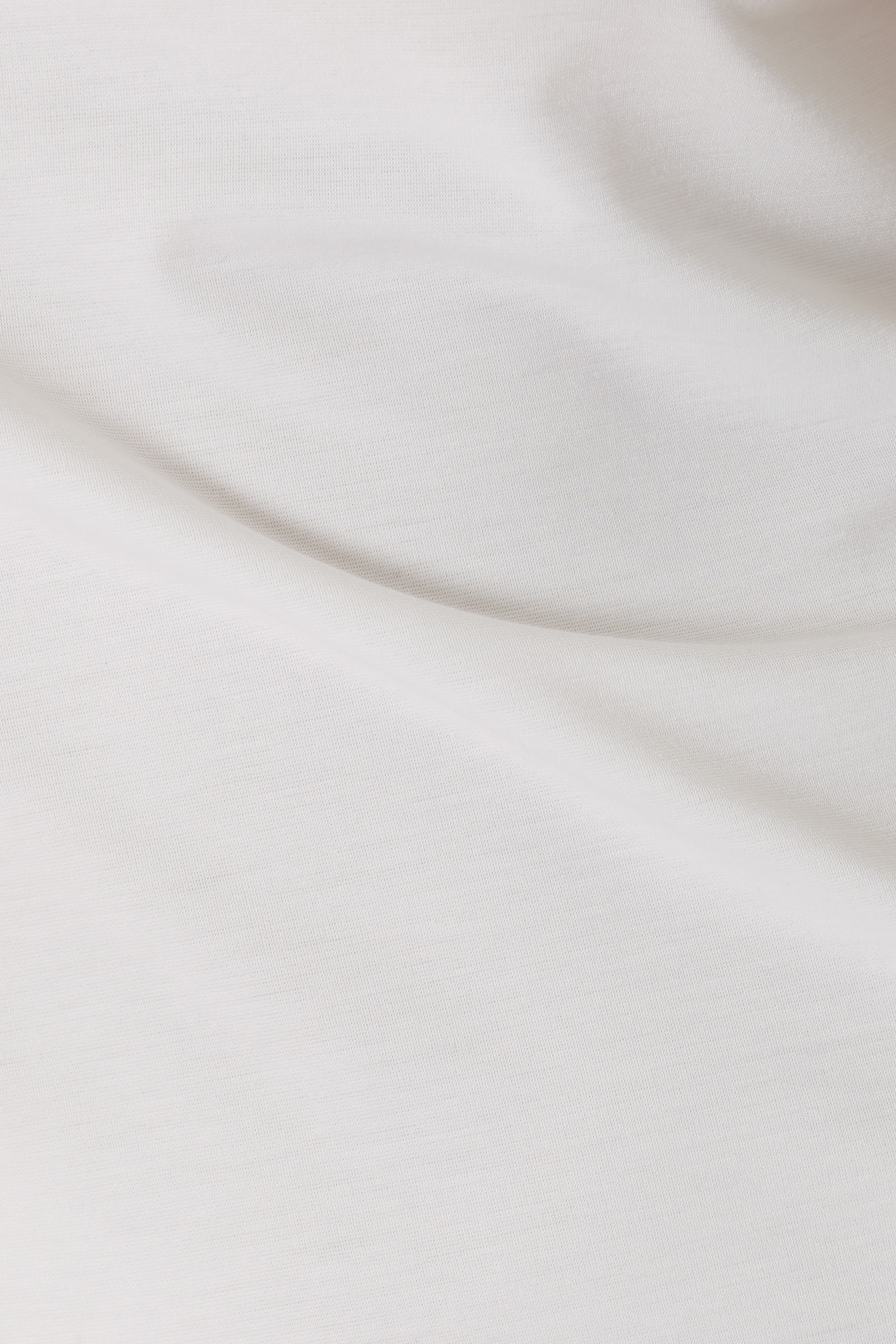 بلوزة بلا أكمام بحواف 