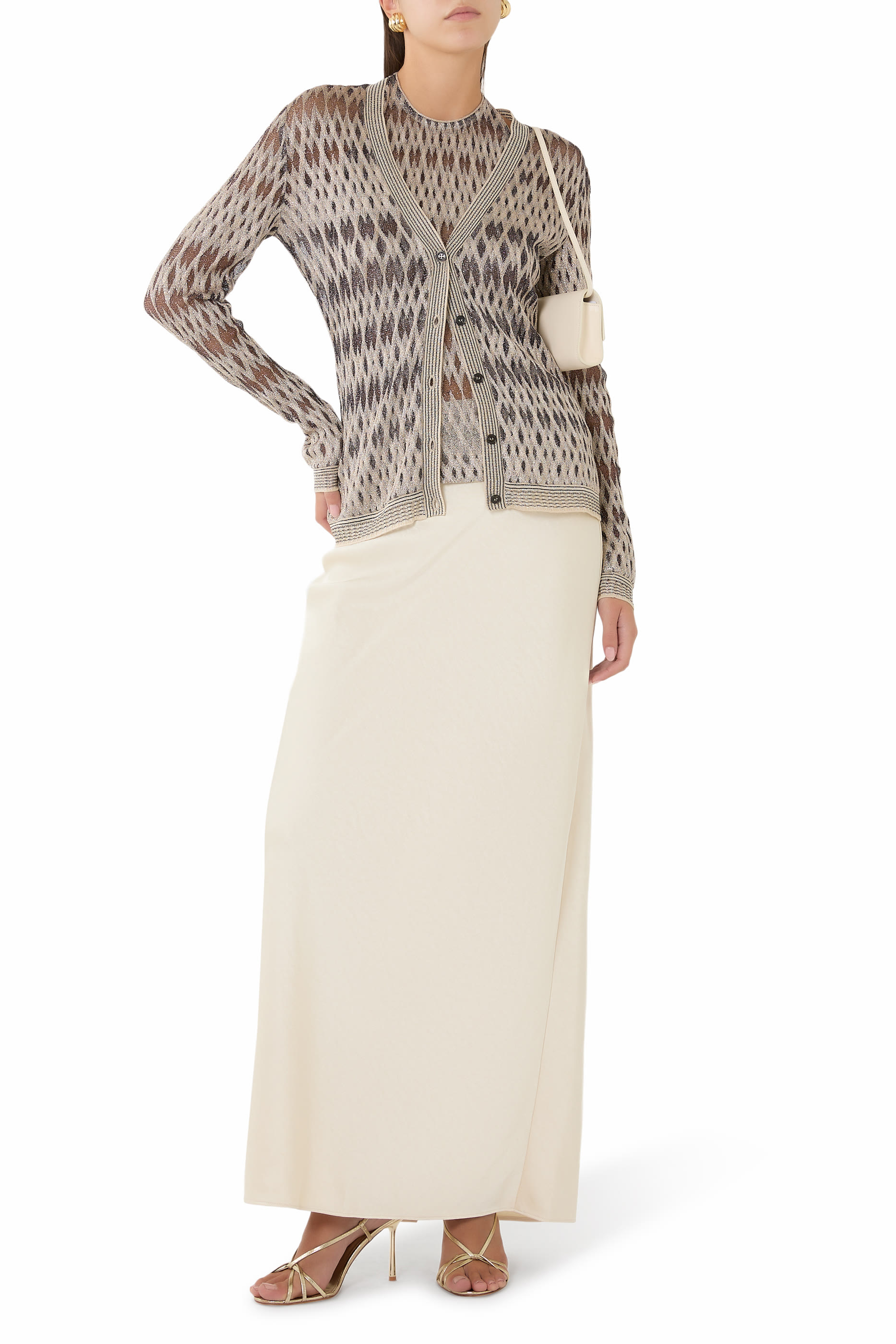 كارديغان بأزرار للإغلاق ونمط شيفرون