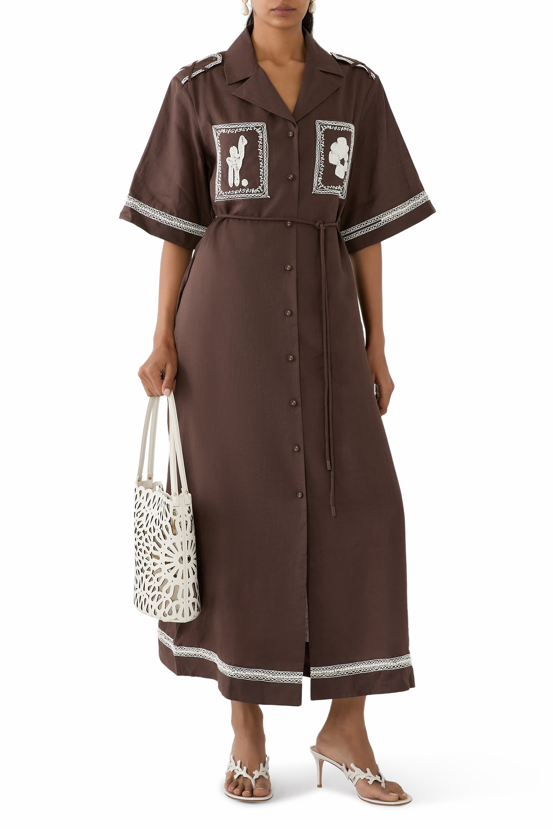 فستان ليندرا بنمط قميص برباط