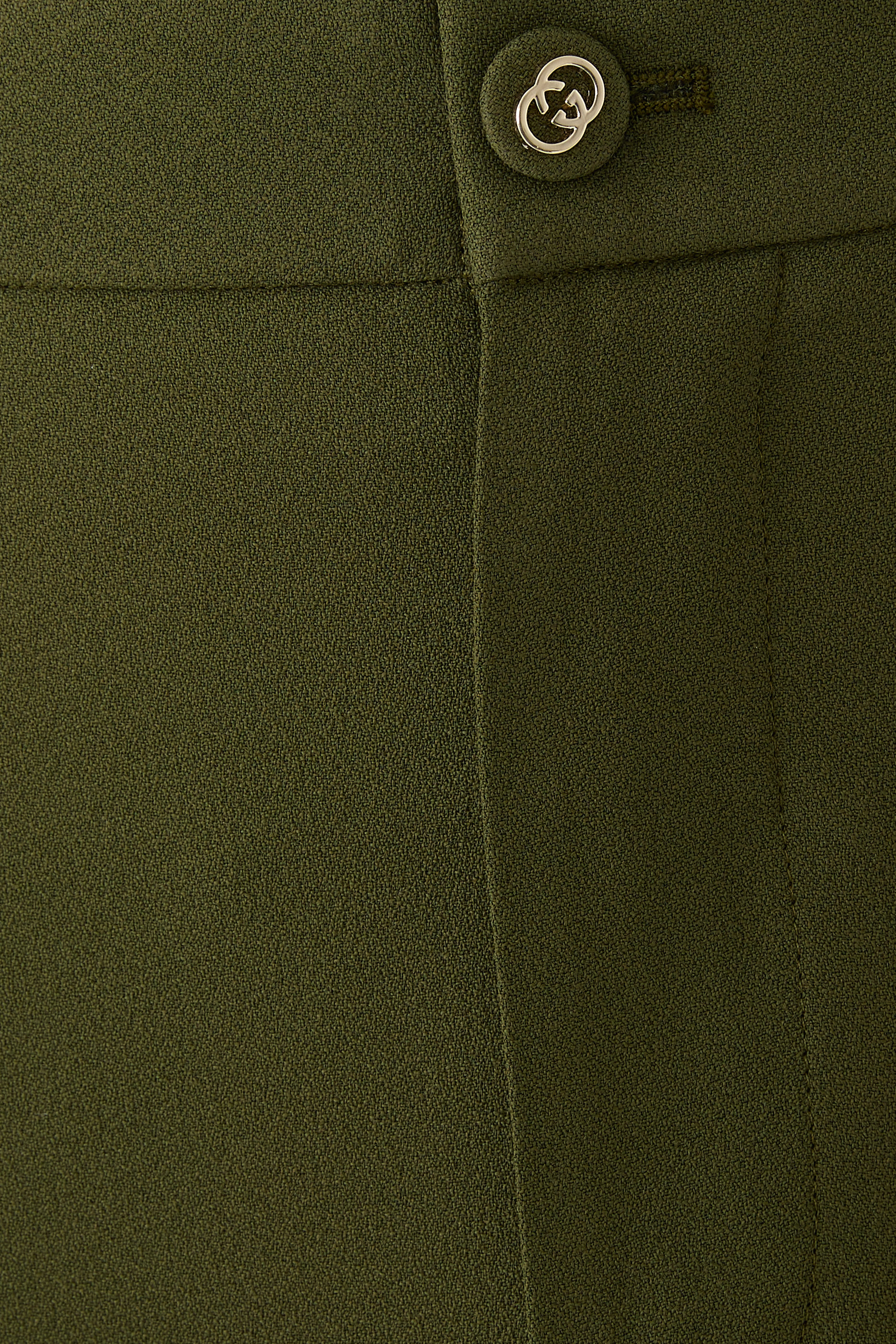 بنطال بقصة ساق واسعة