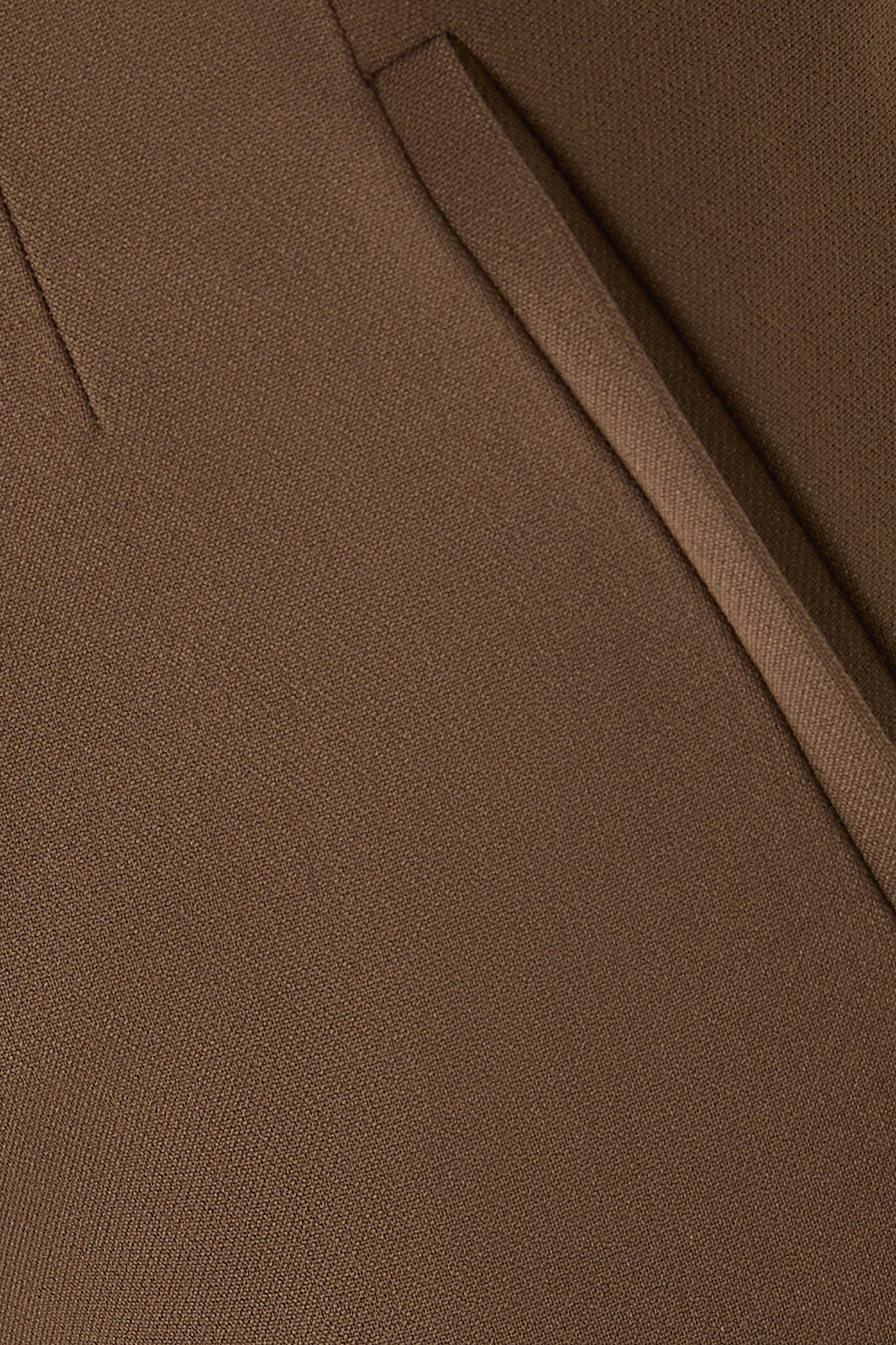 بنطال ستيلا بقصة ضيقة