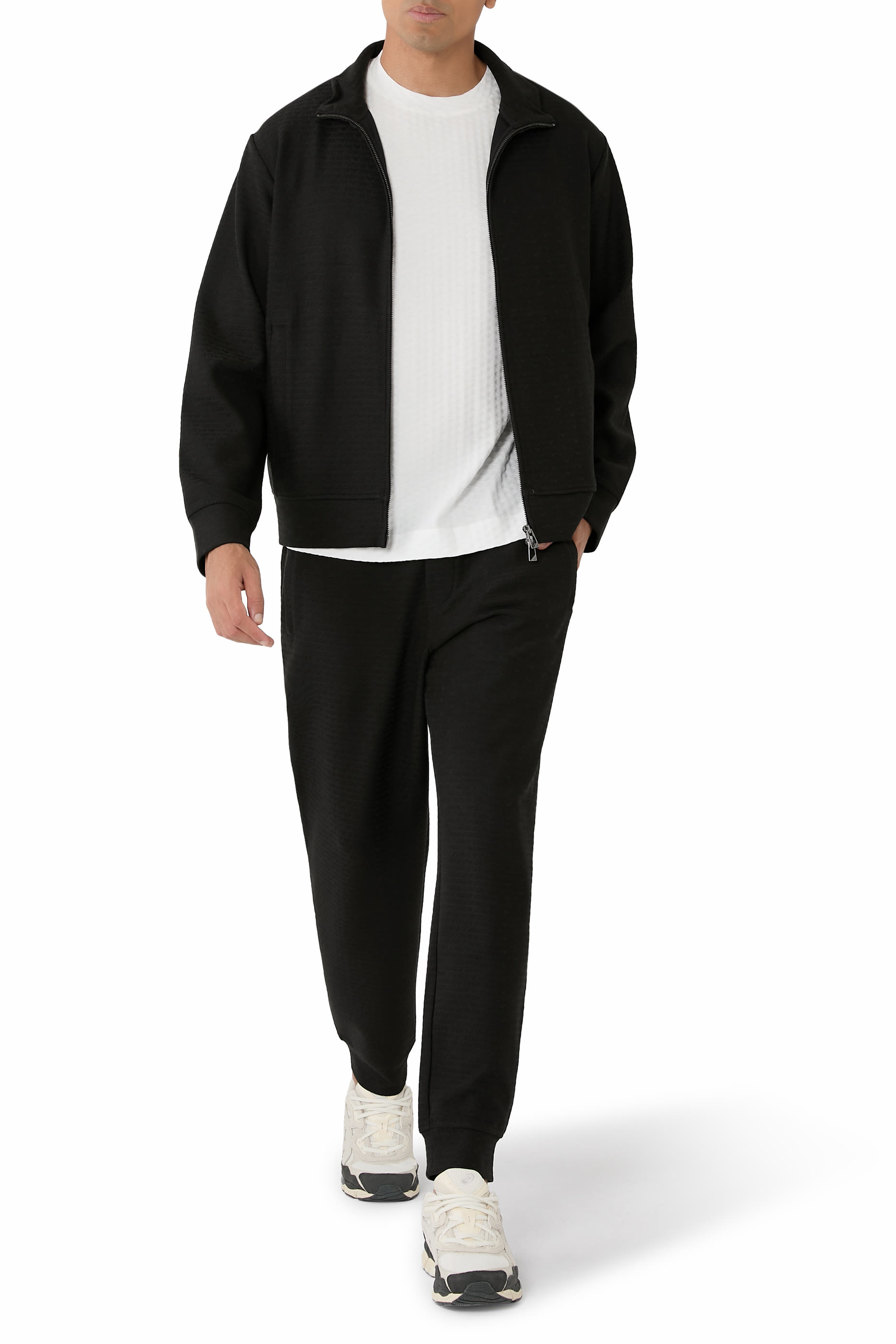 سويت شيرت بسحاب وشعار الماركة