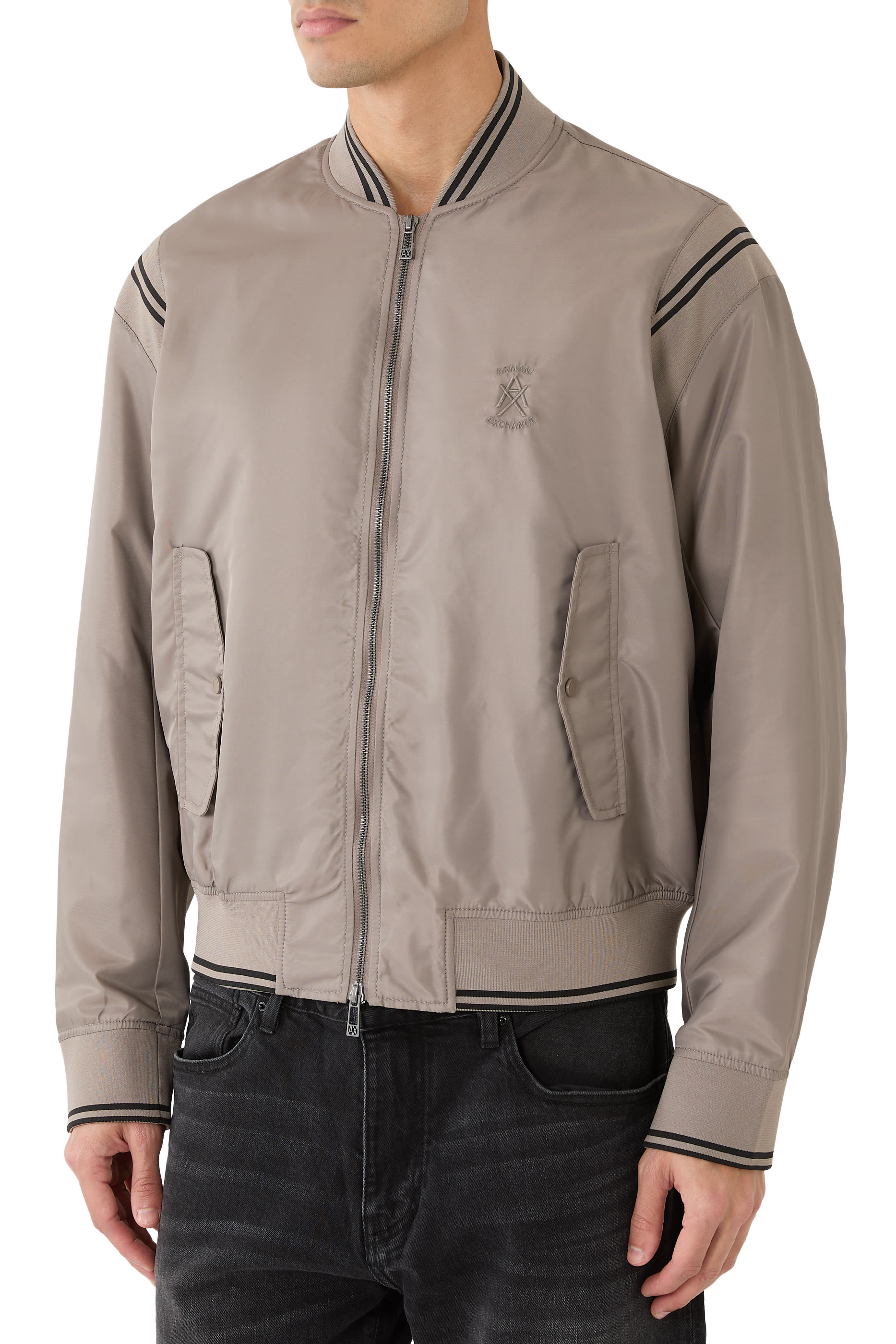 جاكيت فضفاض بسحاب بطبعة شعار الماركة 