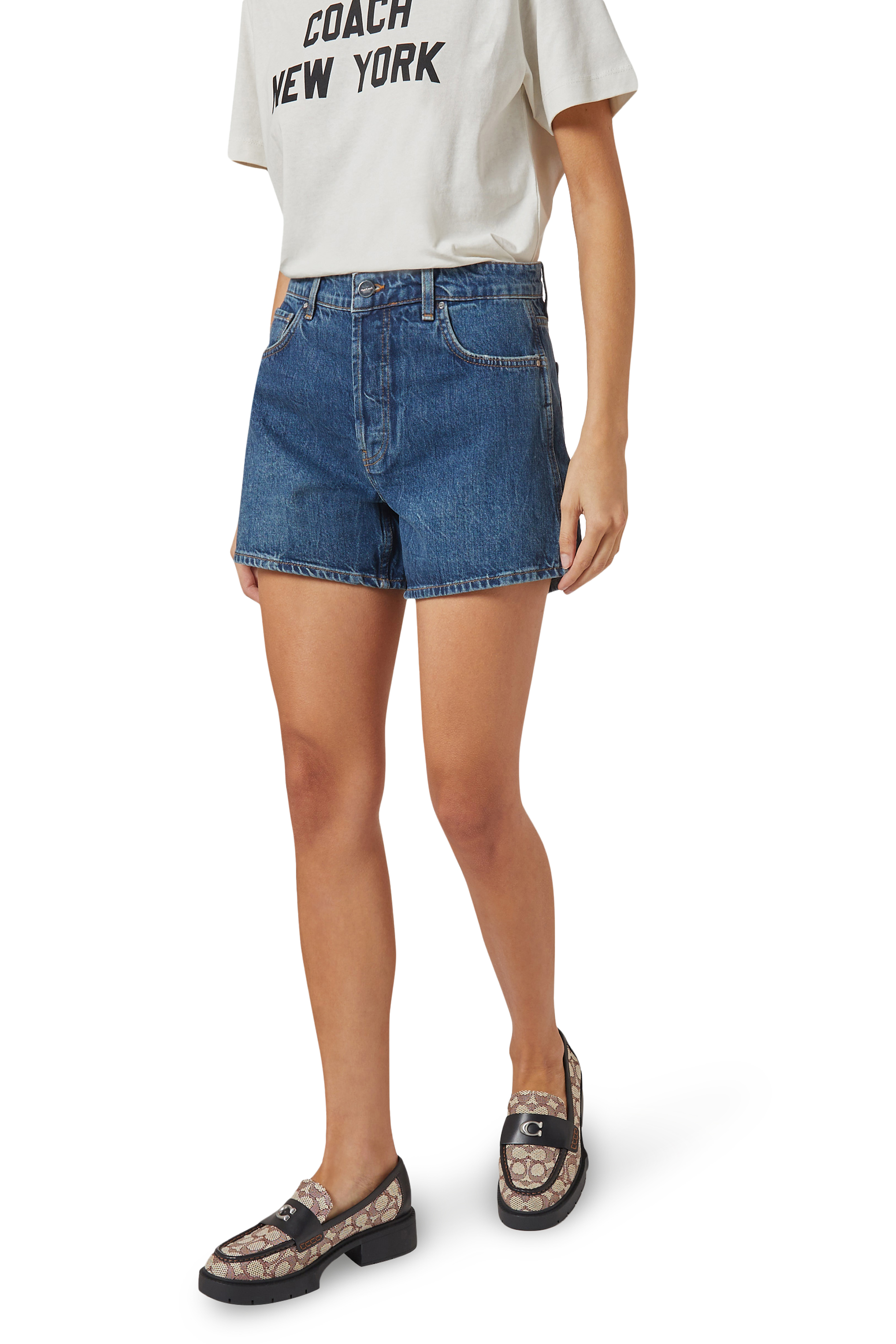 حذاء ليا سهل الإرتداء بنقشة شعار الماركة جاكار