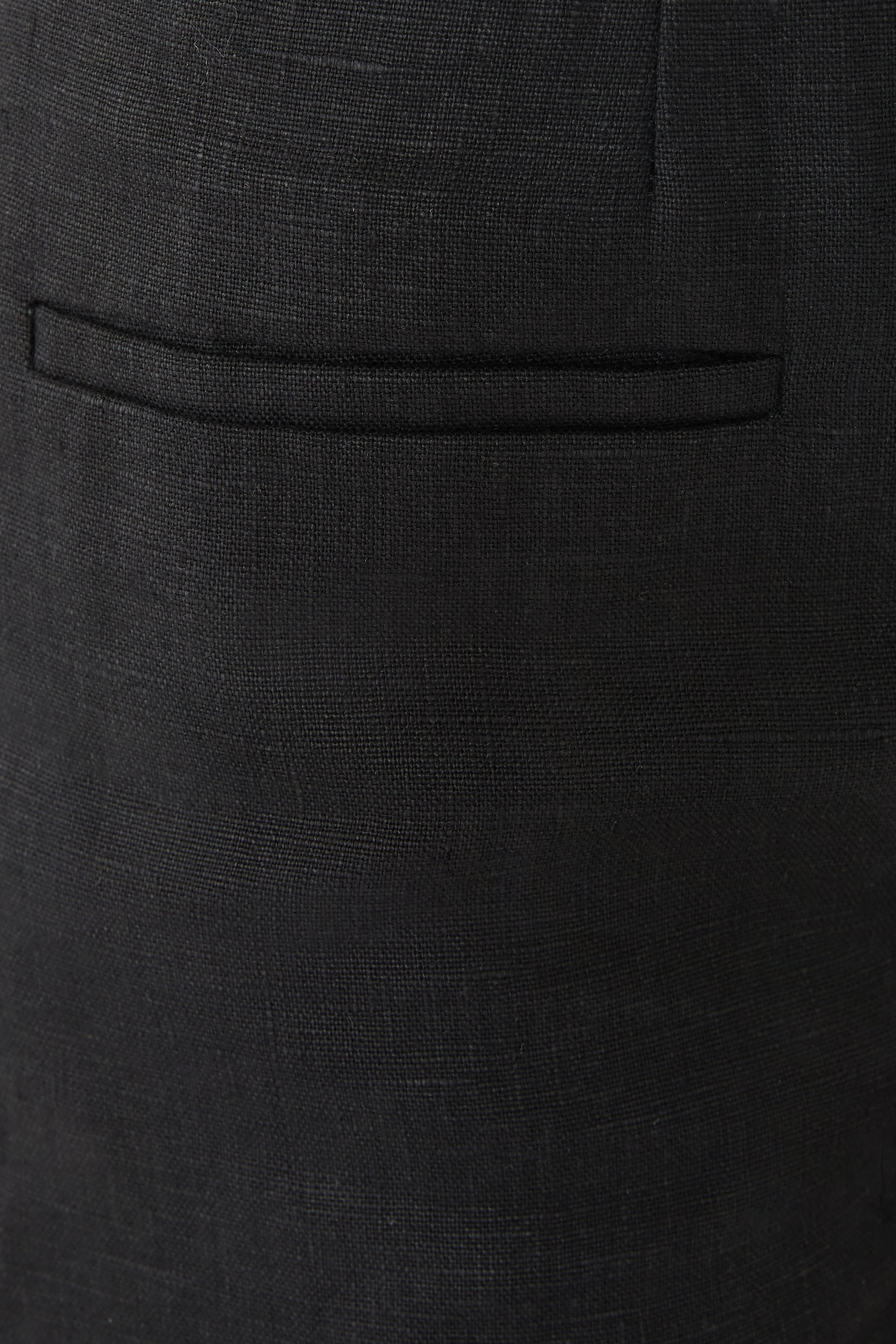 شورت ليورا كتان