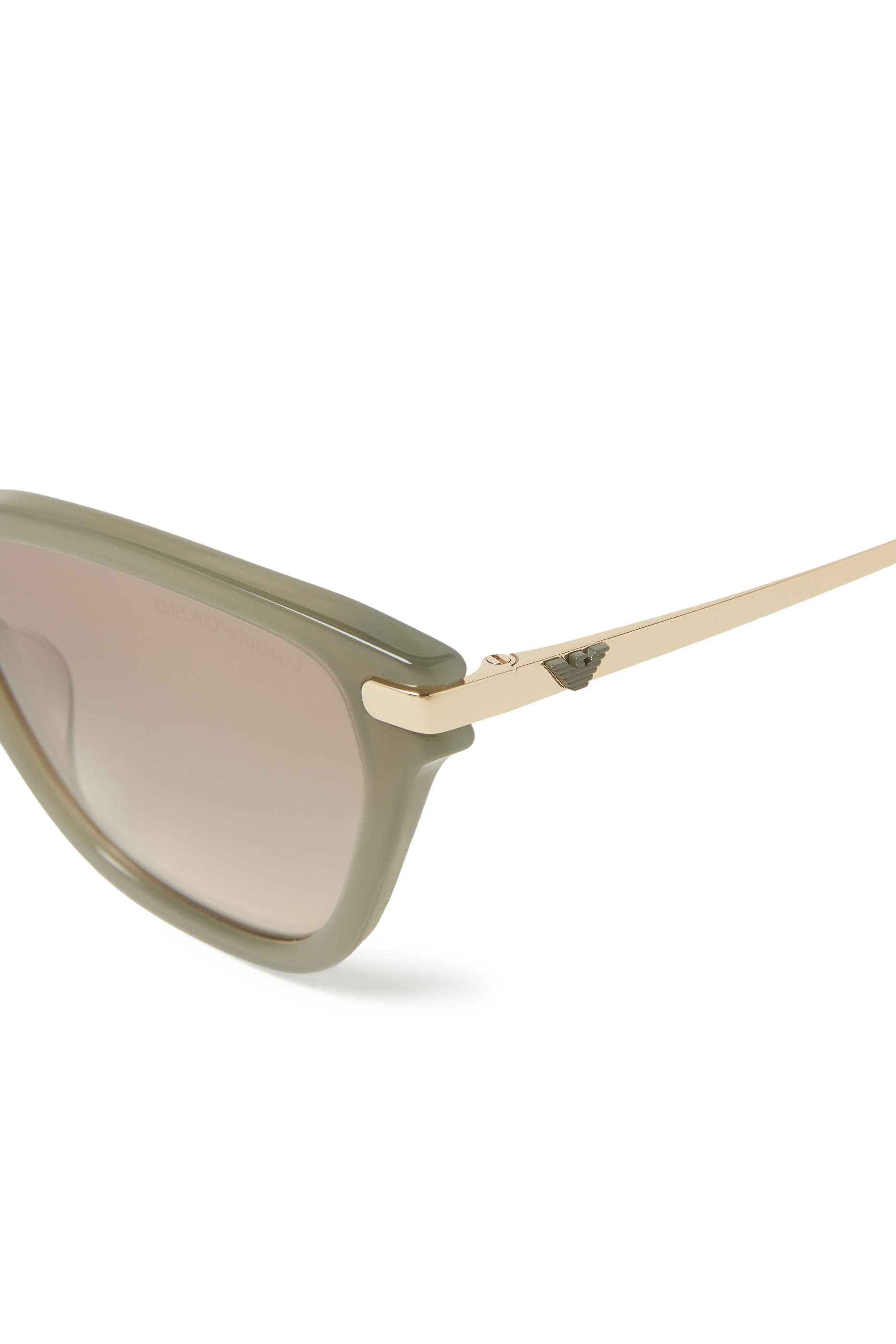 نظارة شمسية بتصميم عين القطة بشعار الماركة