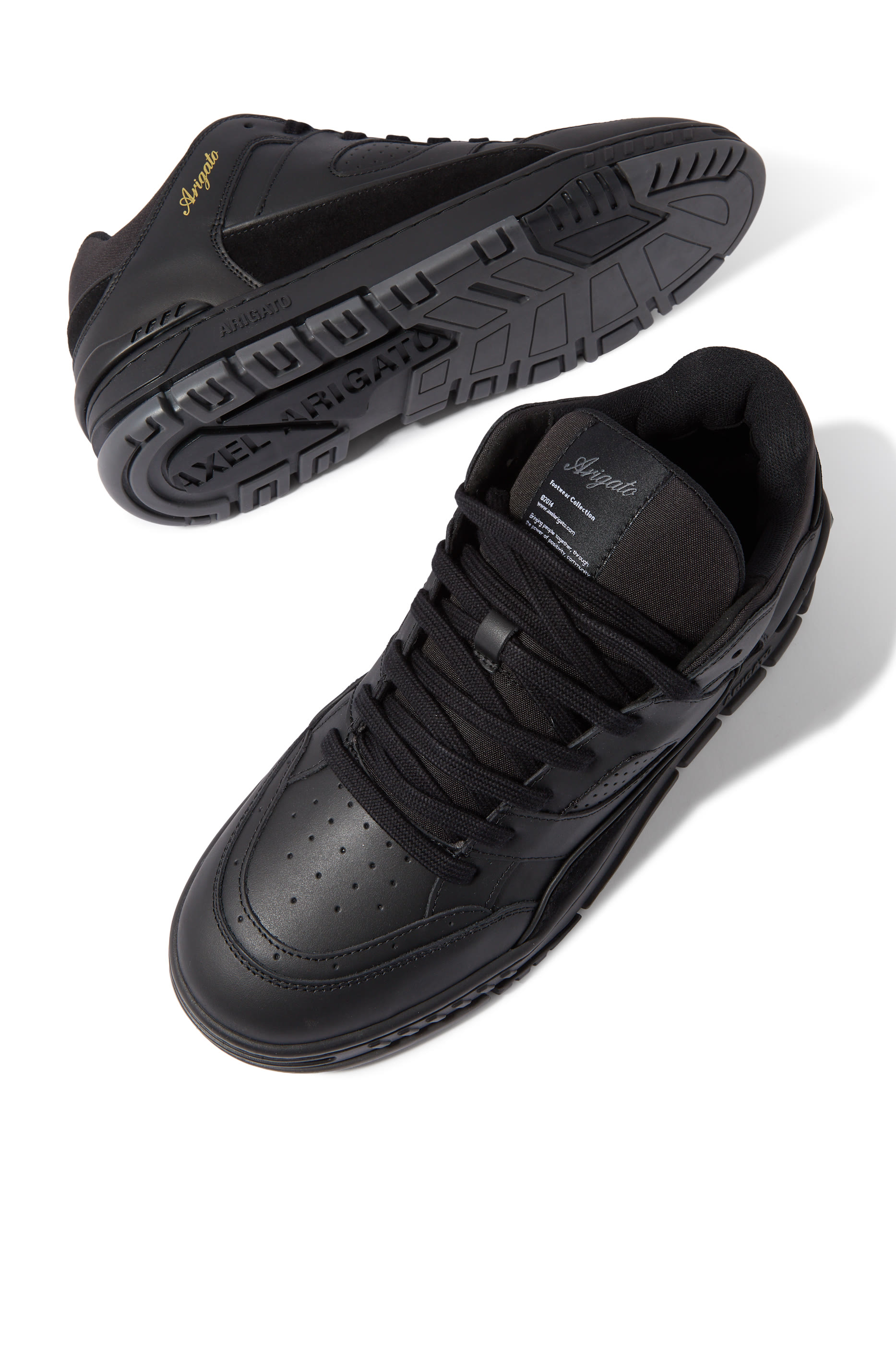 سنيكرز اريا ال او