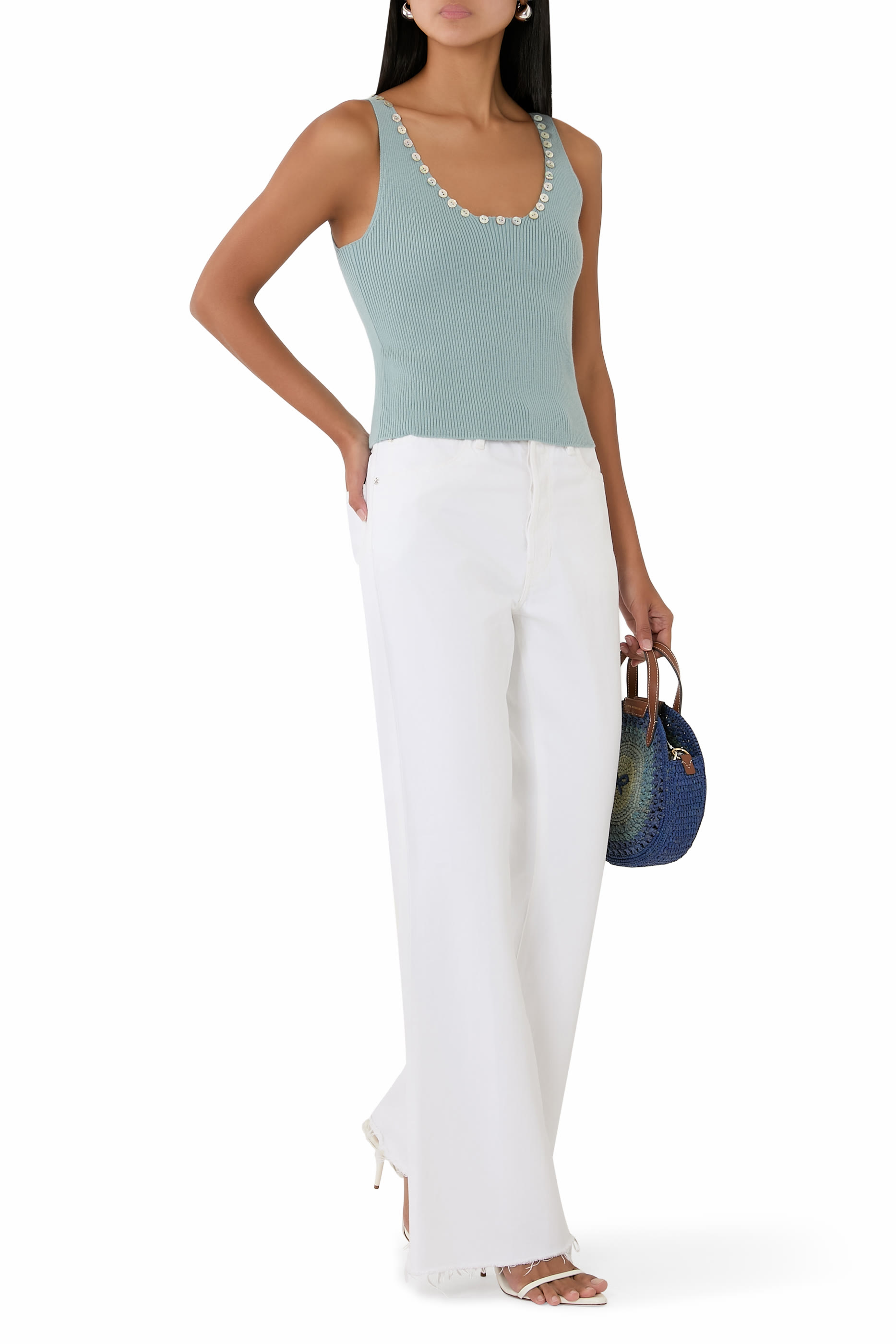 بلوزة نيفا بلا أكمام