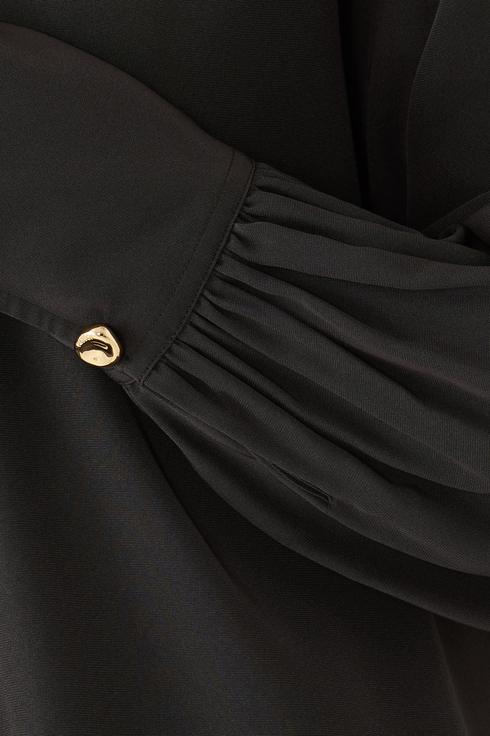 بلوزة كاميليا ساتان تويل