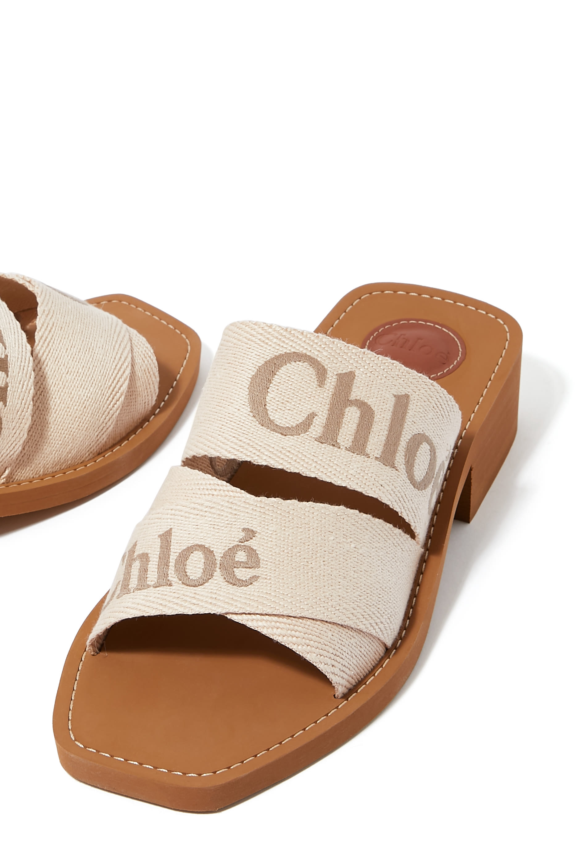 حذاء وودي 45 مفتوح من الخلف