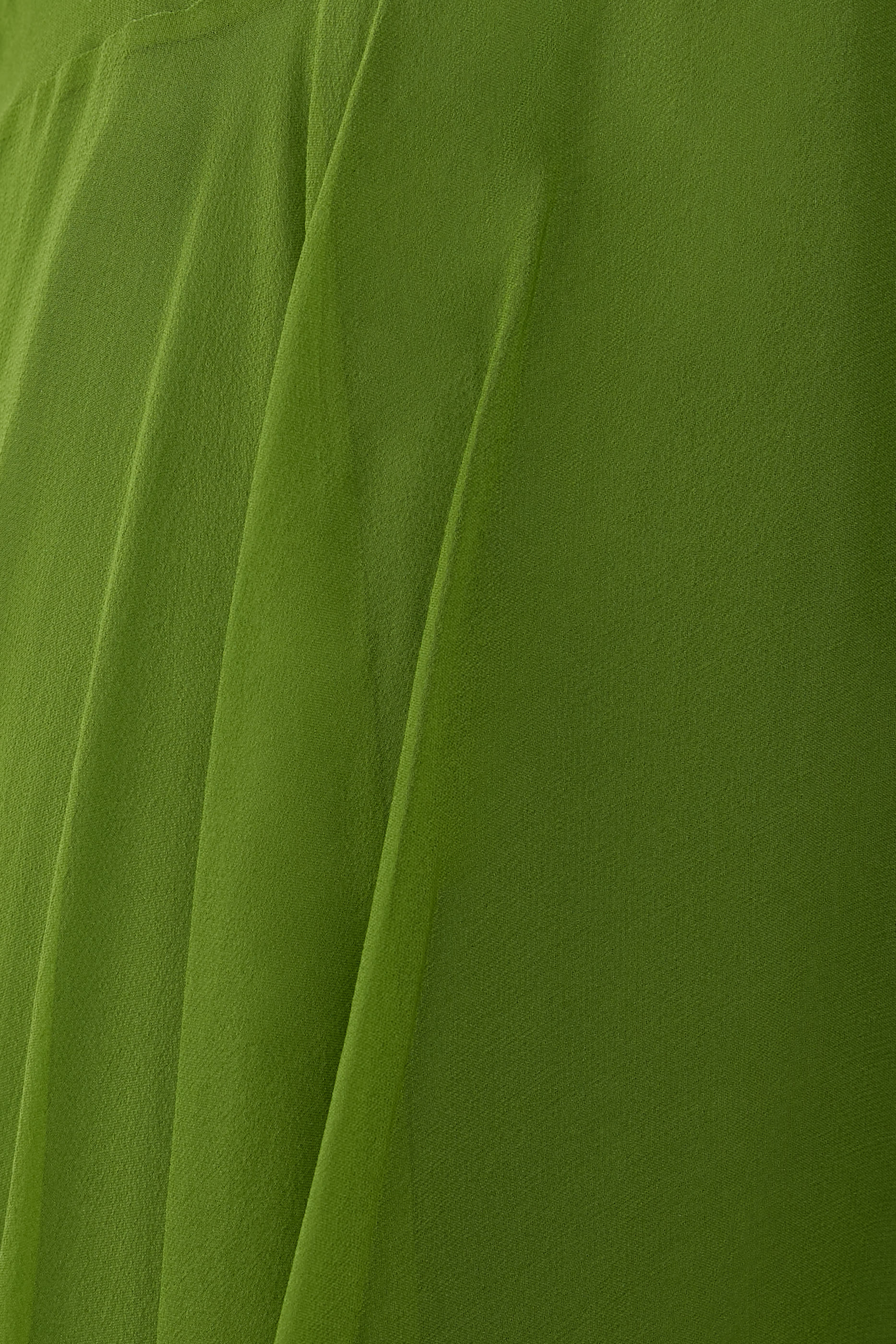 فستان بفتحة وحافة غير متماثلة ووشاح