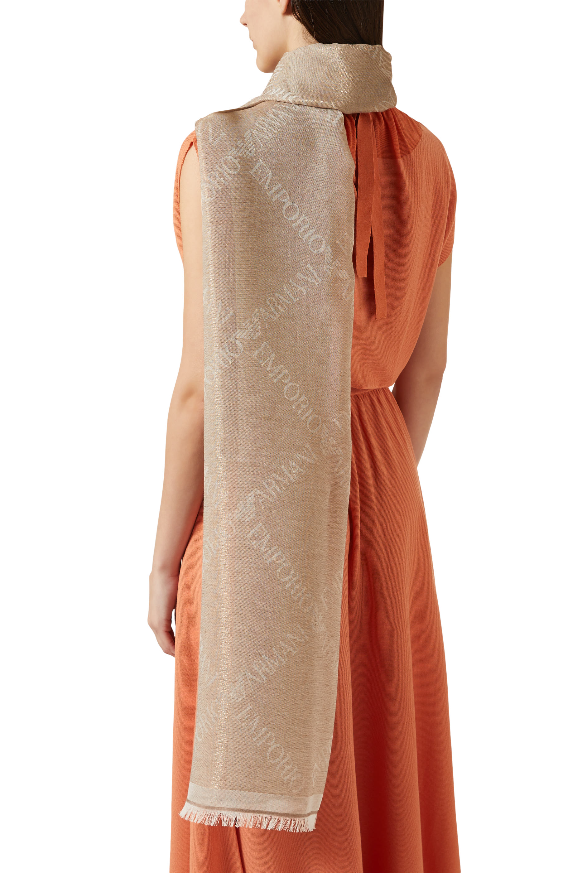 وشاح بنقشة شعار الماركة بتصميم متقاطع