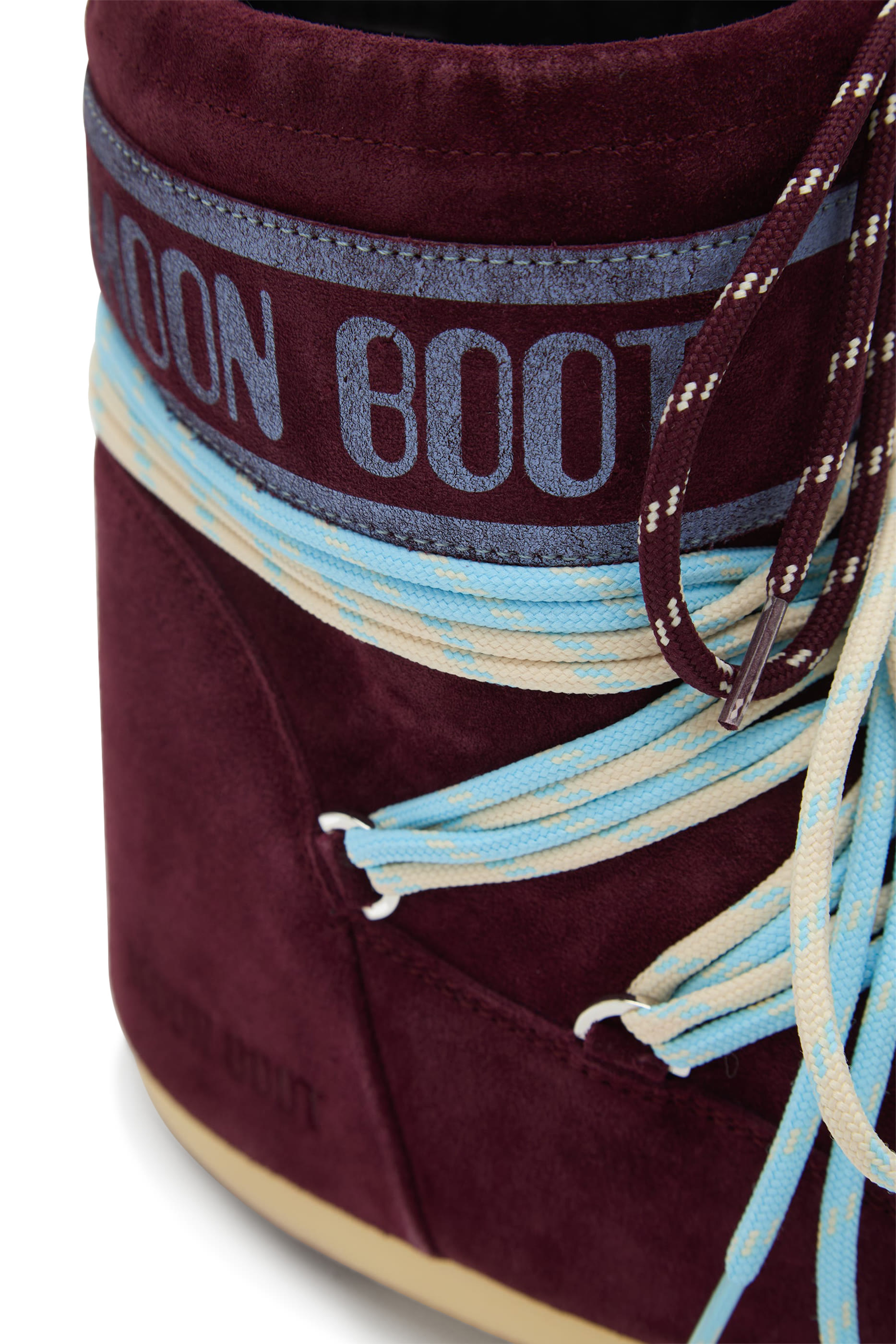 بوت بطول الكاحل بشعار الماركة شمواه