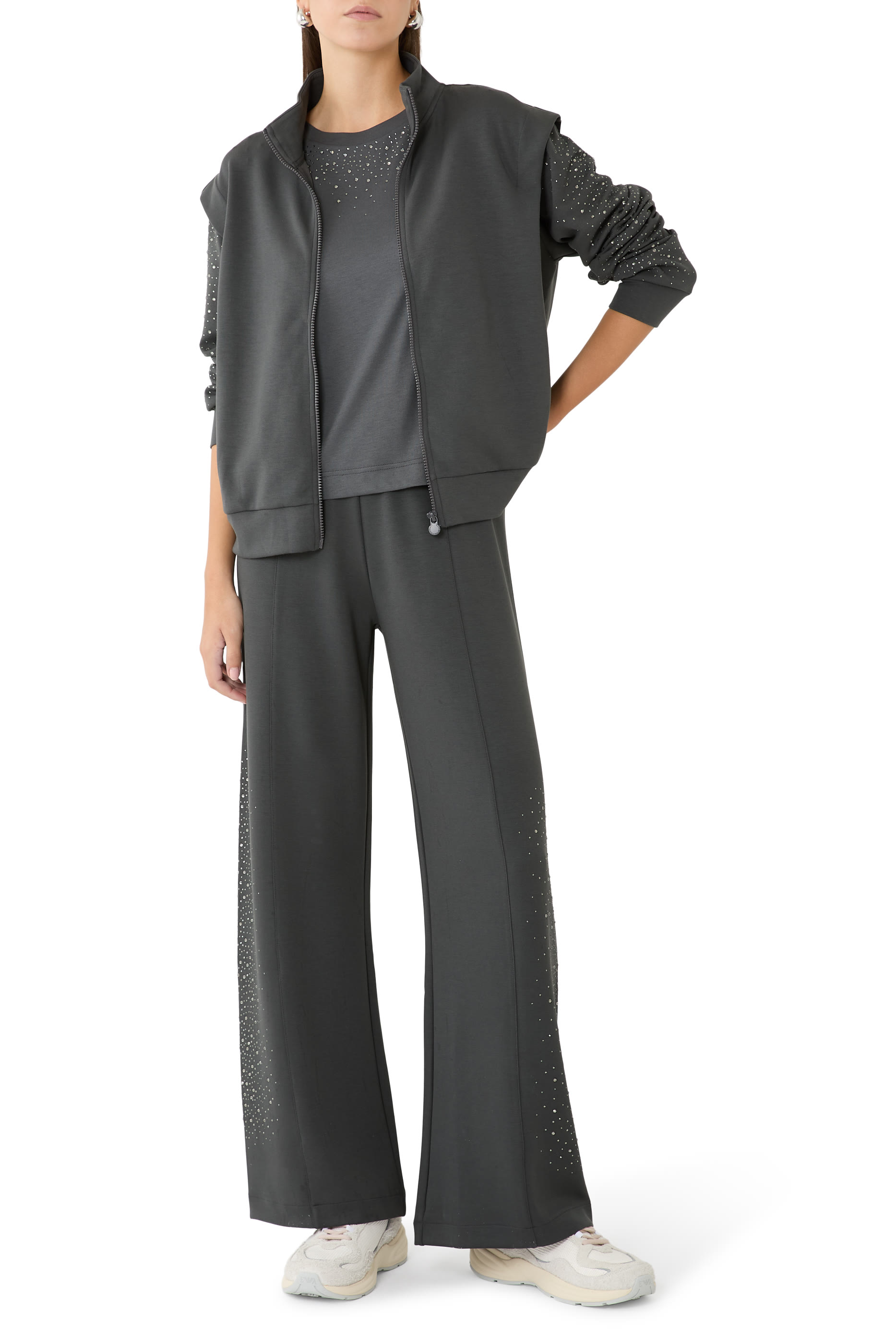 تيشيرت مطرز بالكريستال 