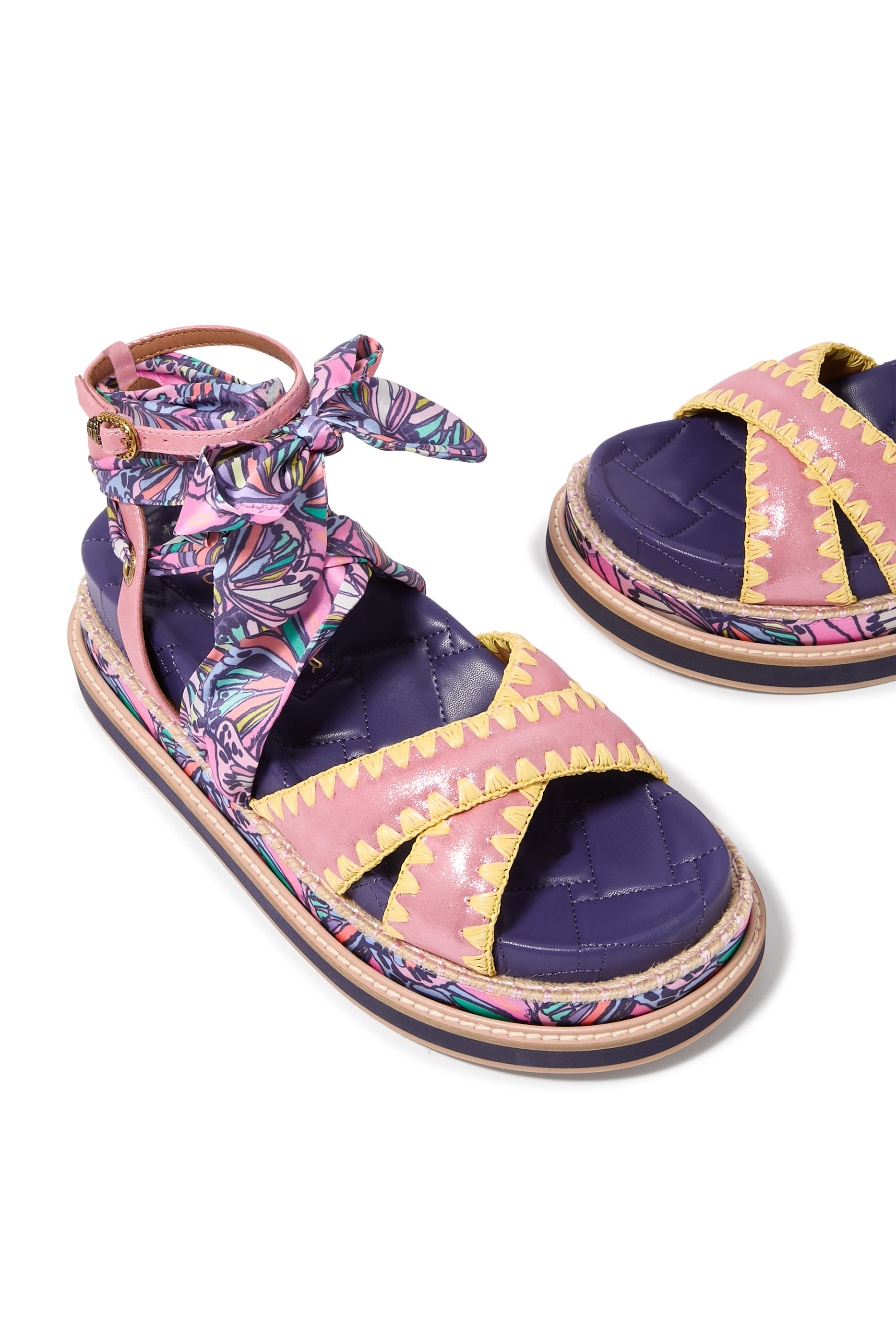 صندل أورسون بسيور متقاطعة ونقشة وشاح