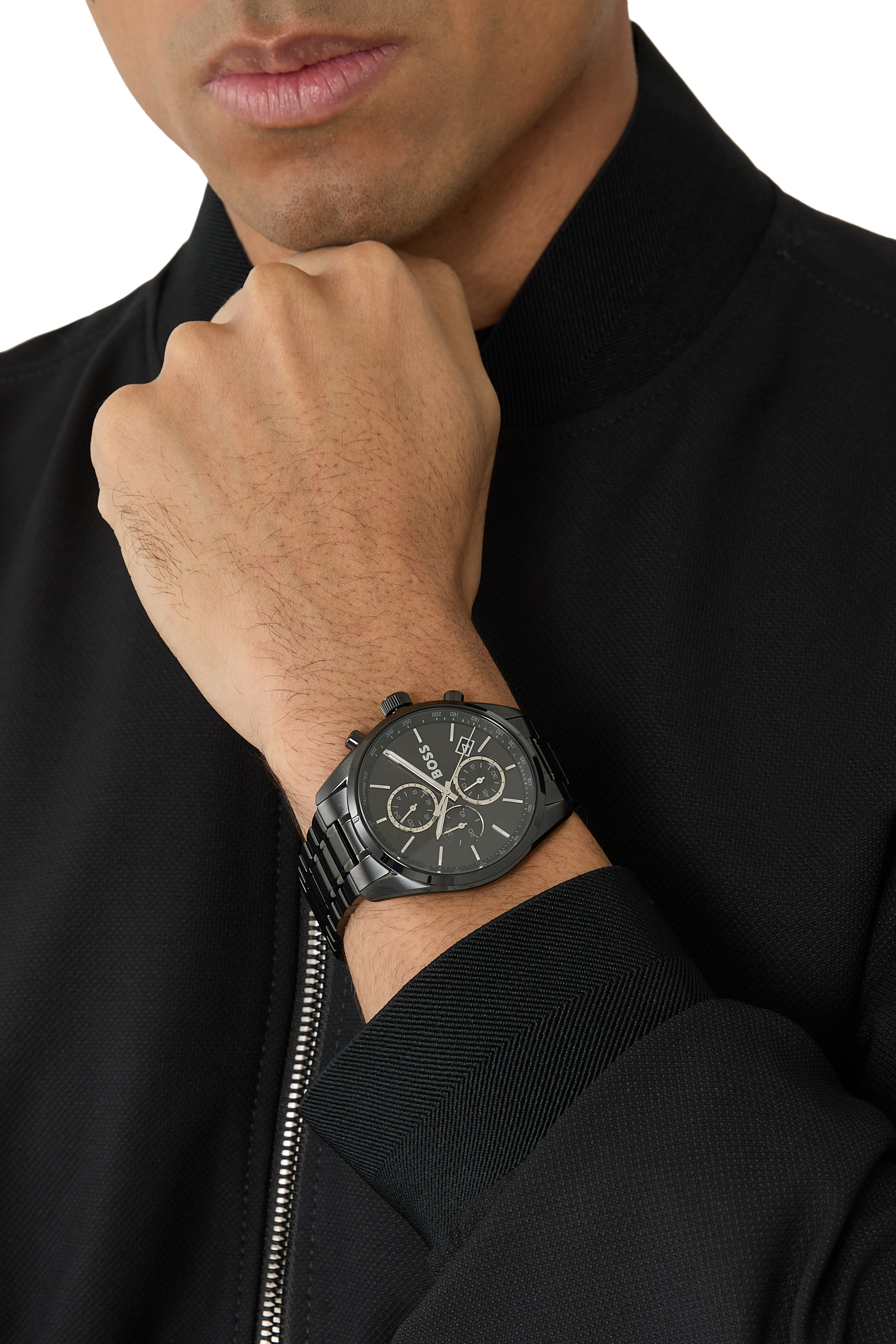 ساعة بمينا بلون مماثل