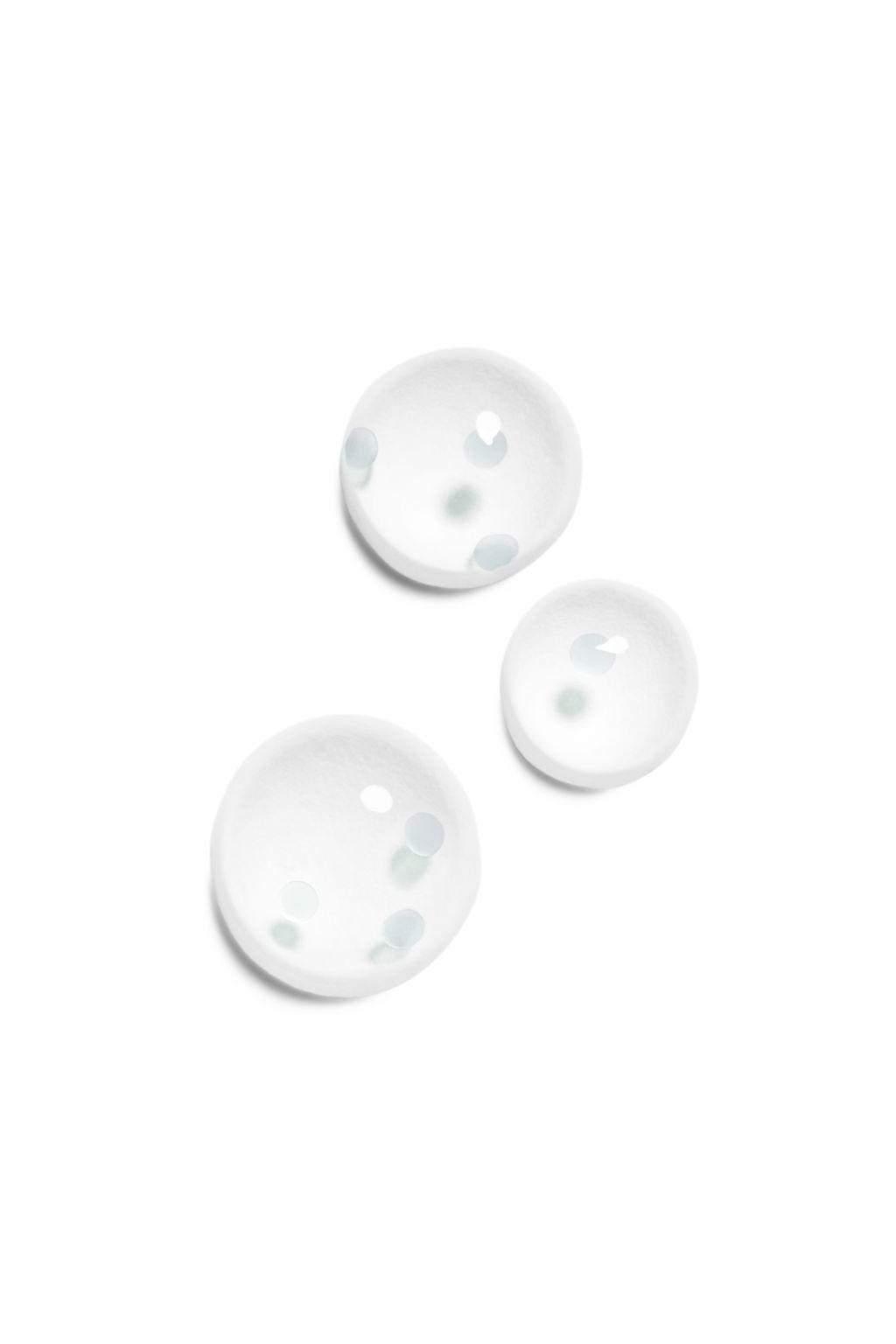 مرطب ومعزز لحيوية وتجانس البشرة HYDRA BEAUTY MICRO LIQUID ESSENCE