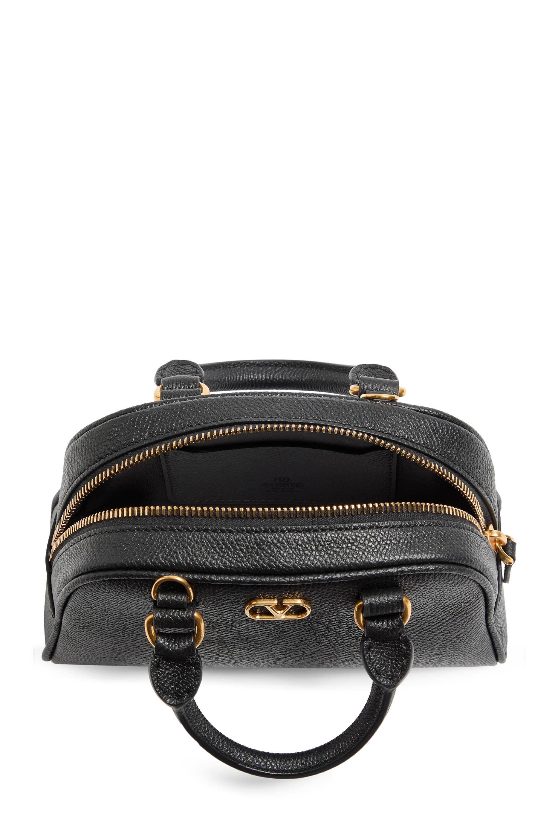 حقيبة صغيرة بحلية شعار الماركة