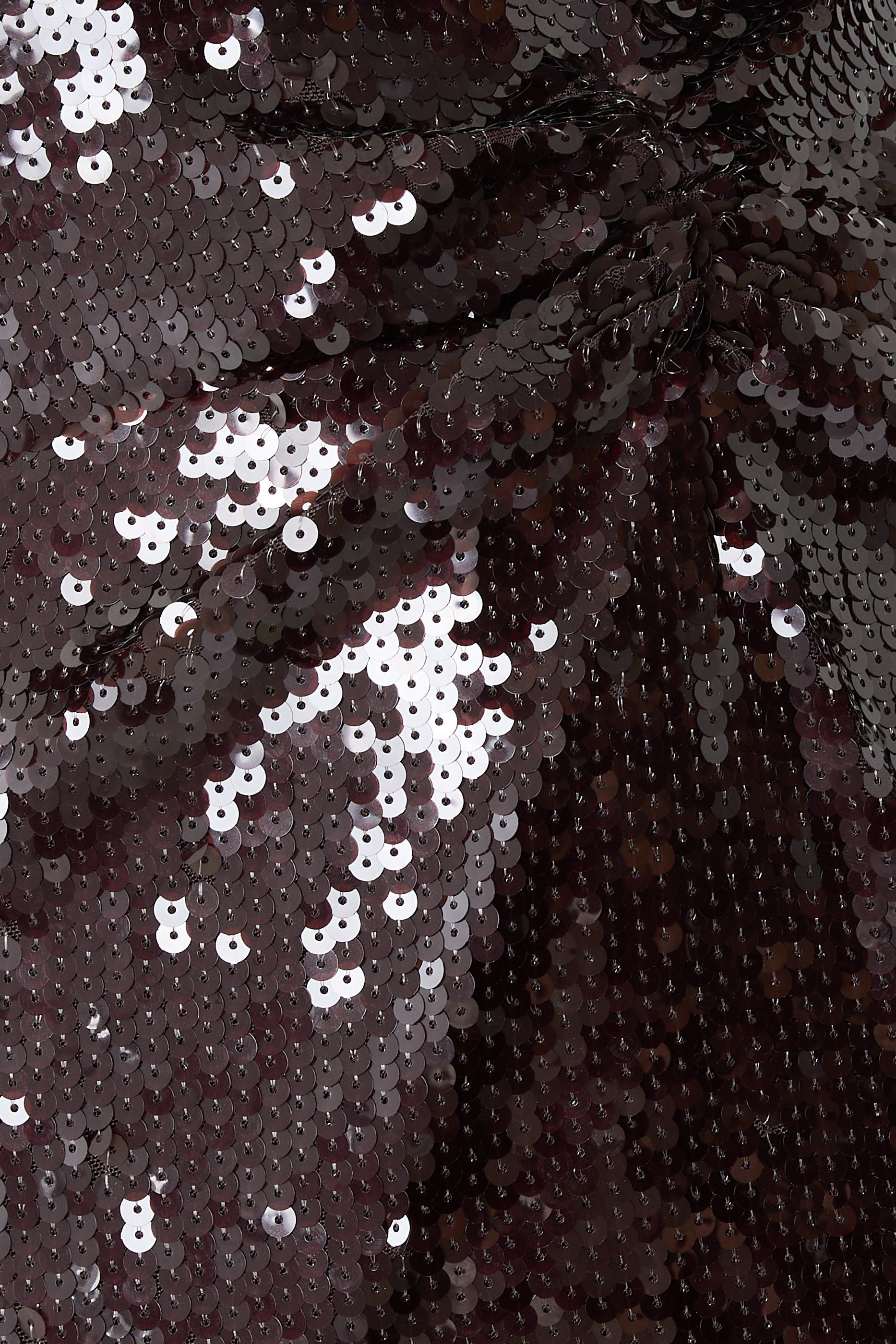 فستان بفتحة وترتر