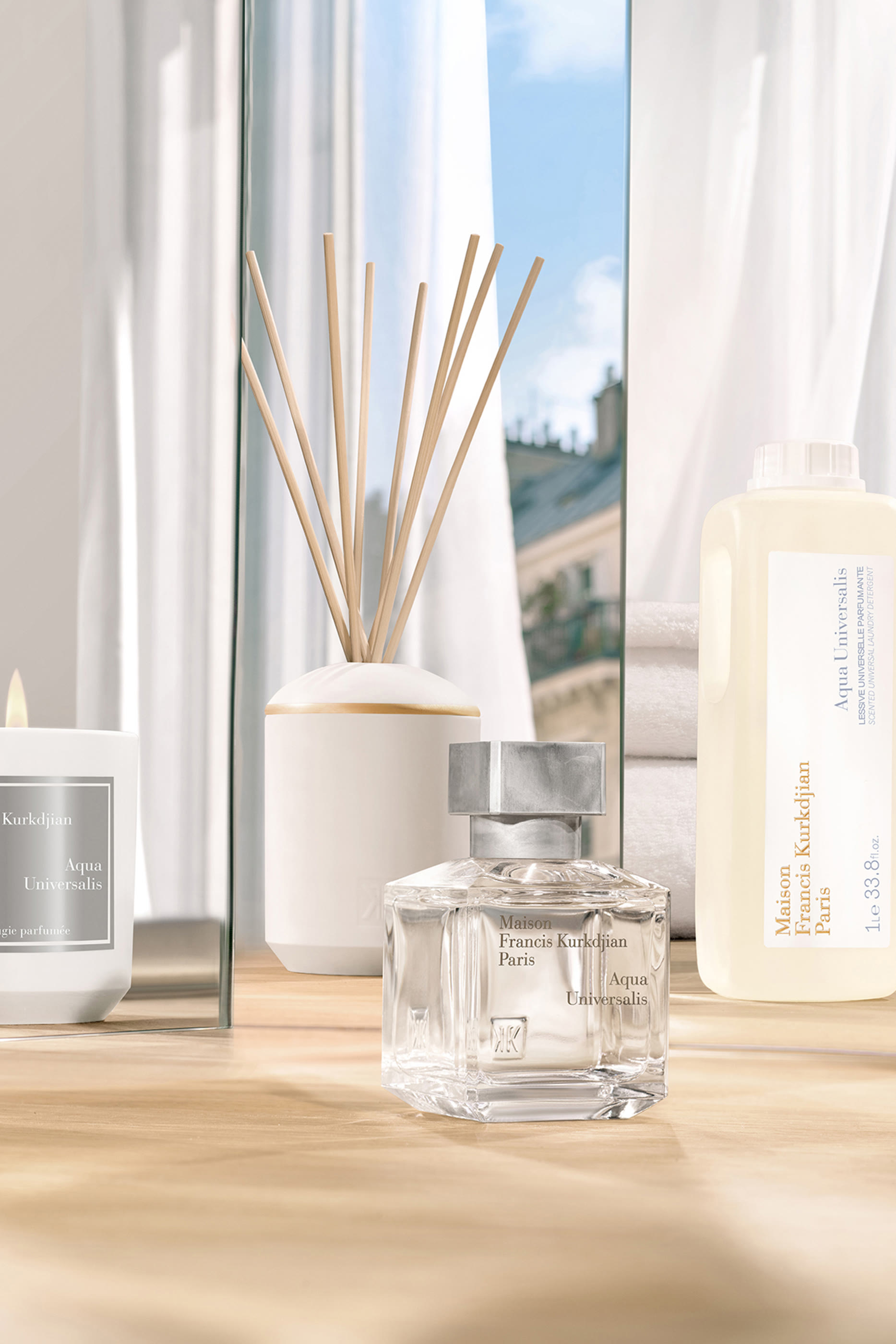 مجموعة موزع عطر أكوا يونيفيرساليز