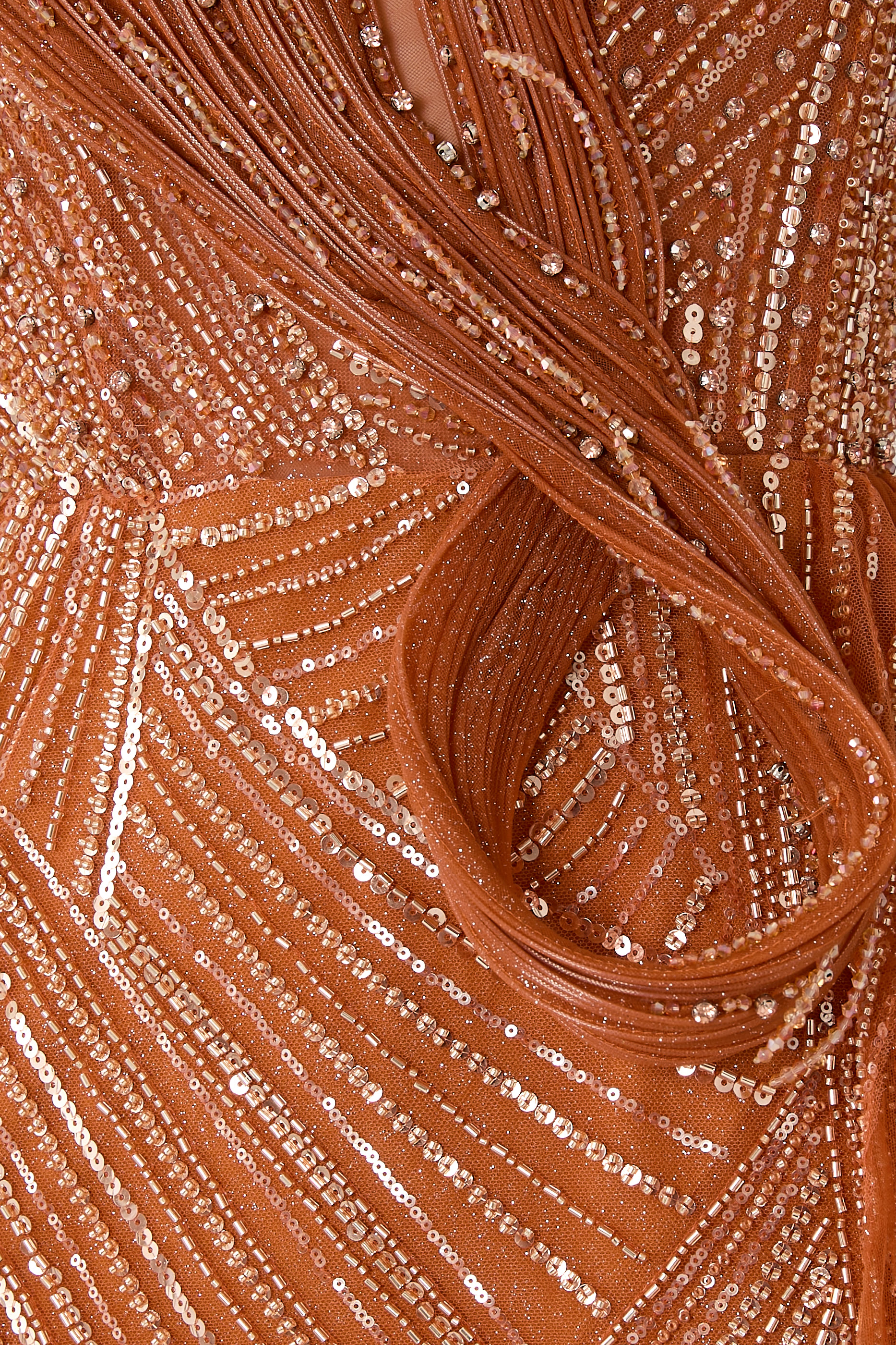 فستان سهرة بأكتاف مكشوفة وخرز