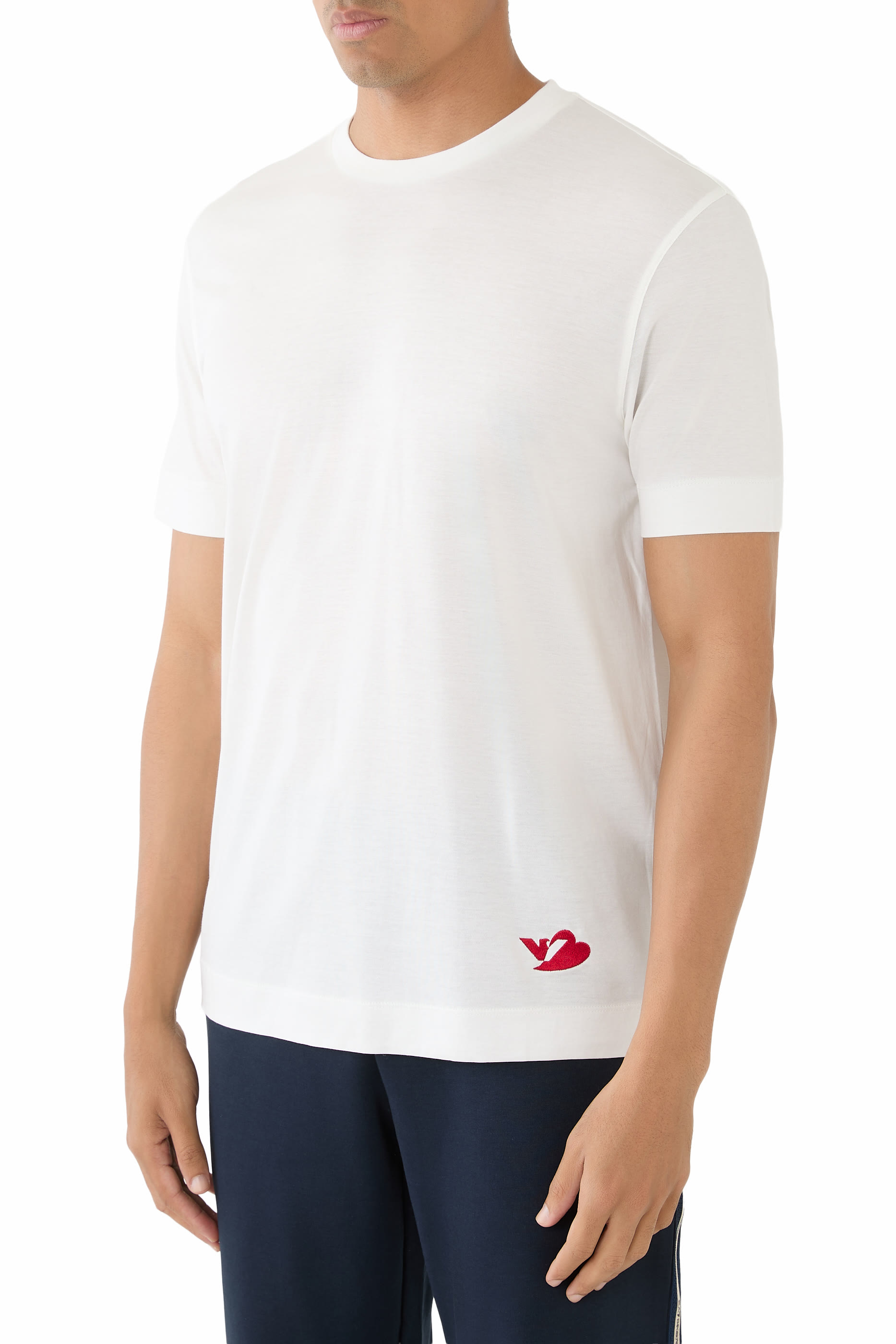 تيشيرت بشعار النسر بتصميم قلب