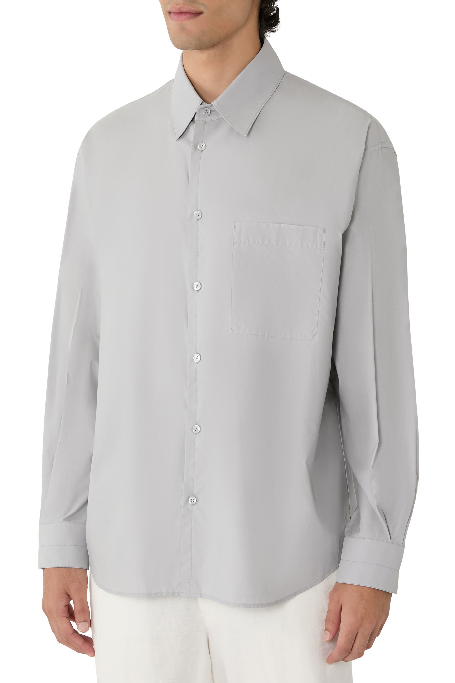 قميص بقصة عادية