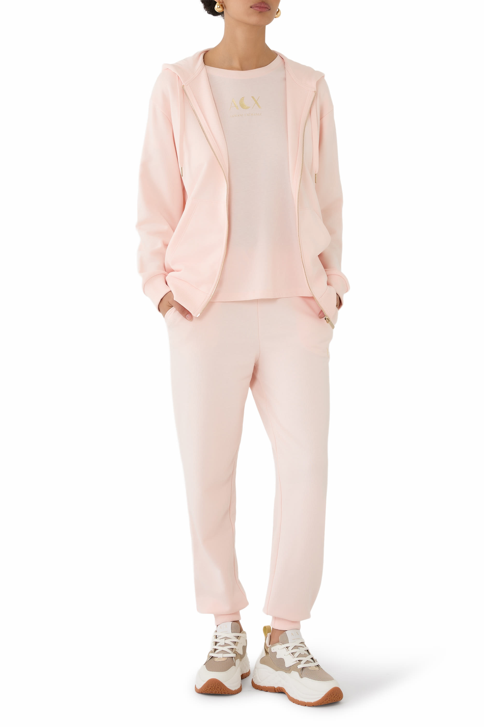 بنطال رياضي بشعار الماركة بإصدار لرمضان