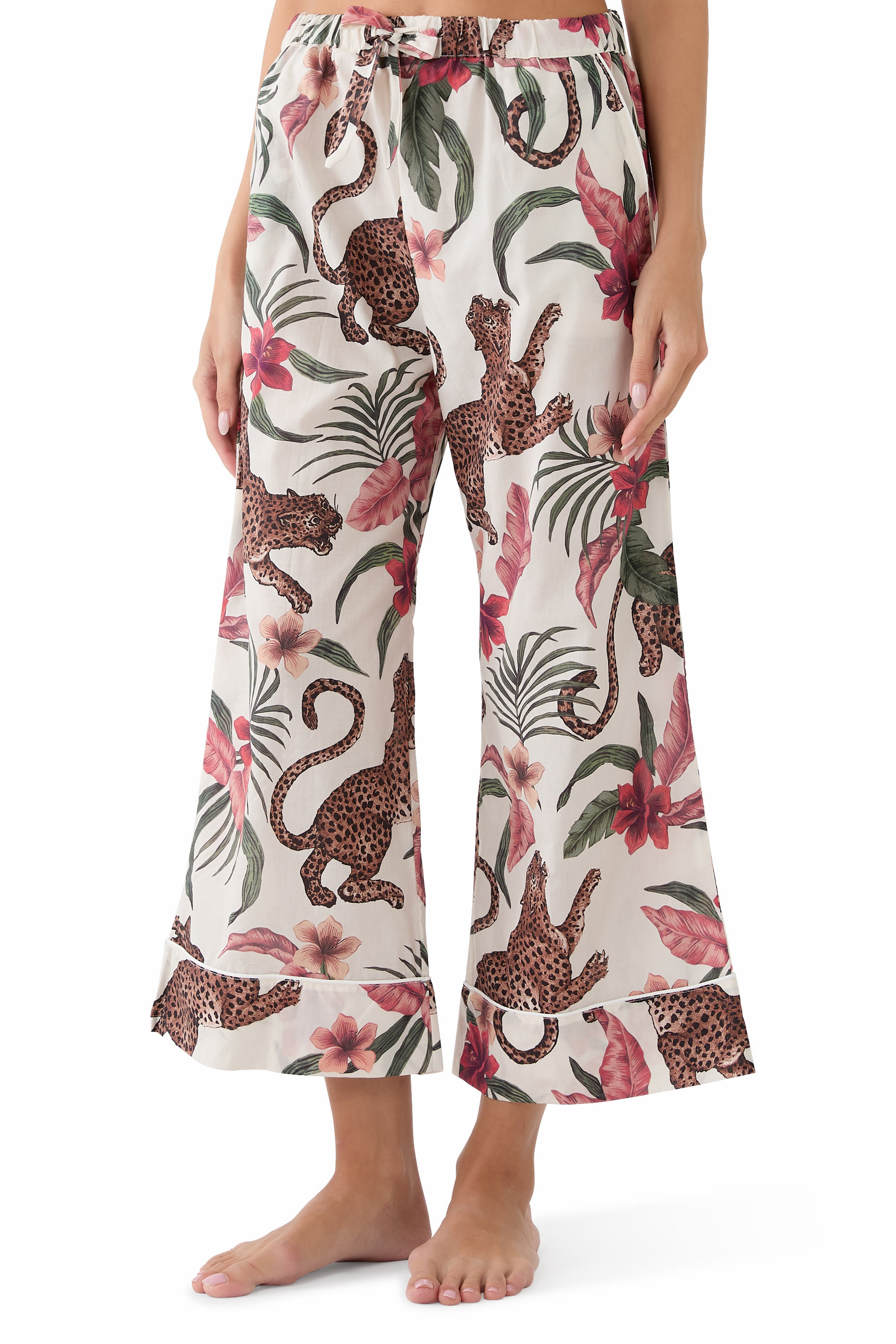 طقم بلوزة كاميسول بنقشة جلد النمر وبنطال بقصة ساق واسعة 