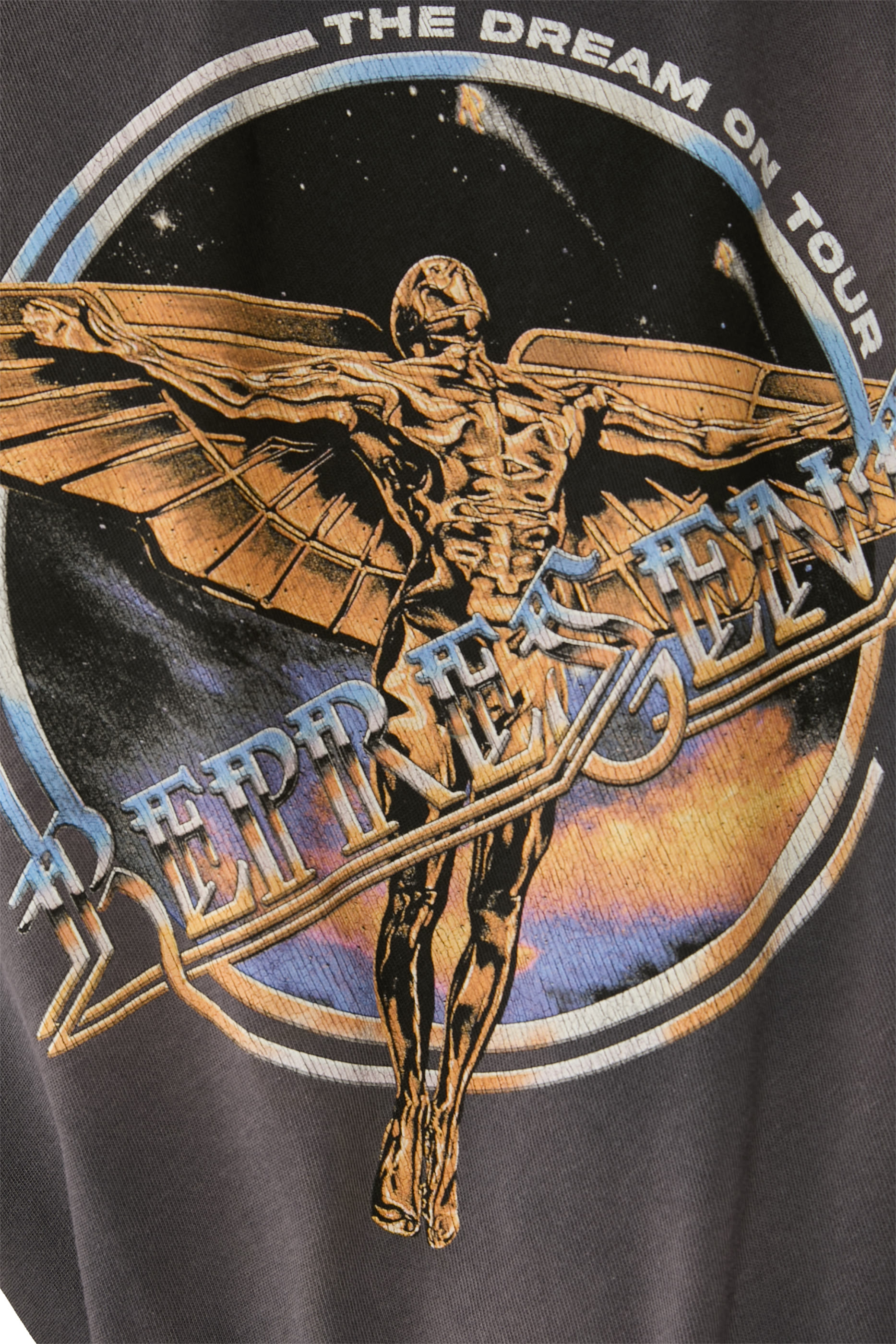 تيشيرت جولدن تور