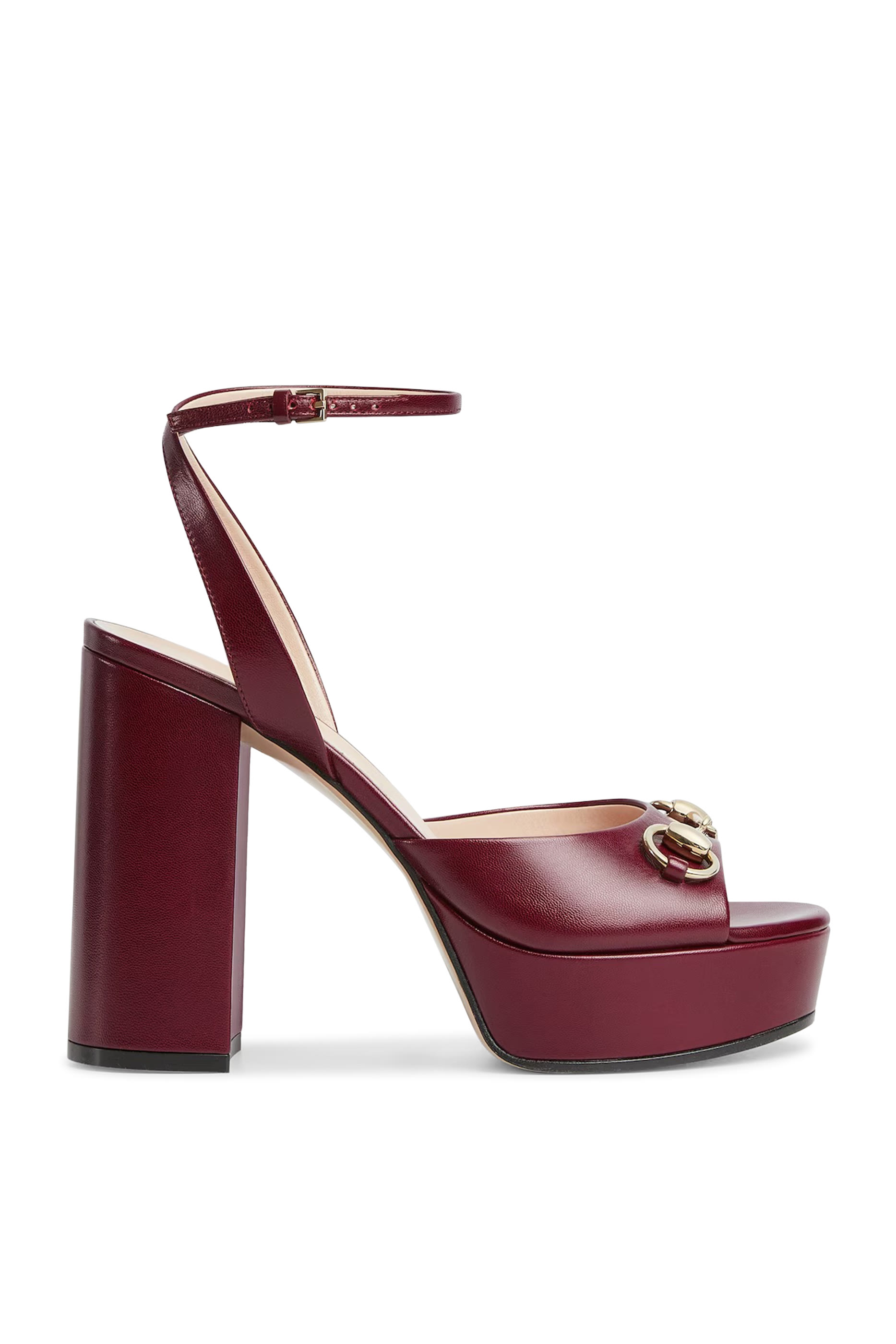 صندل بنعل عريض 115 وحلية شعار الماركة