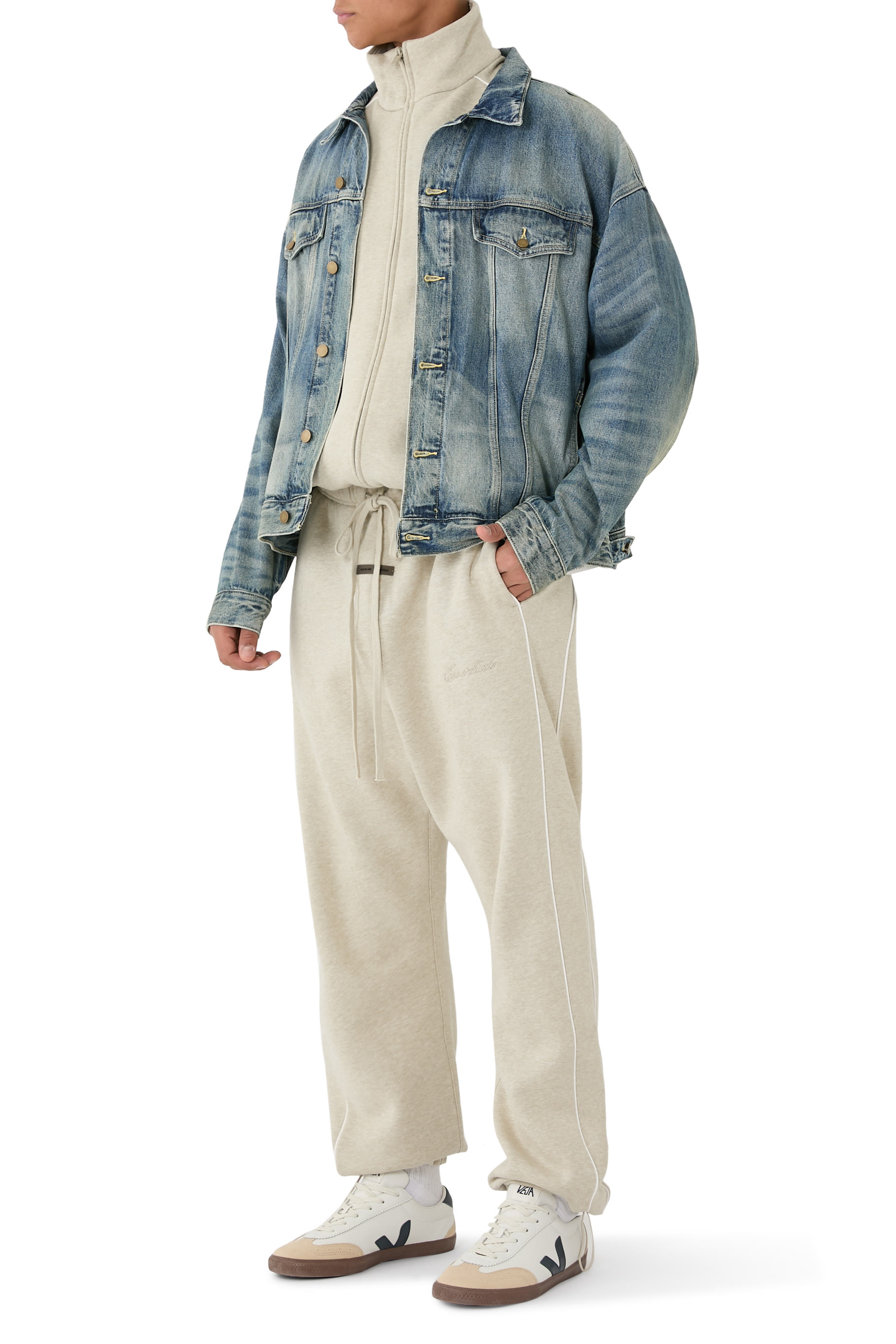 بنطال رياضي بقصة مريحة وخطوط بارزة صوف