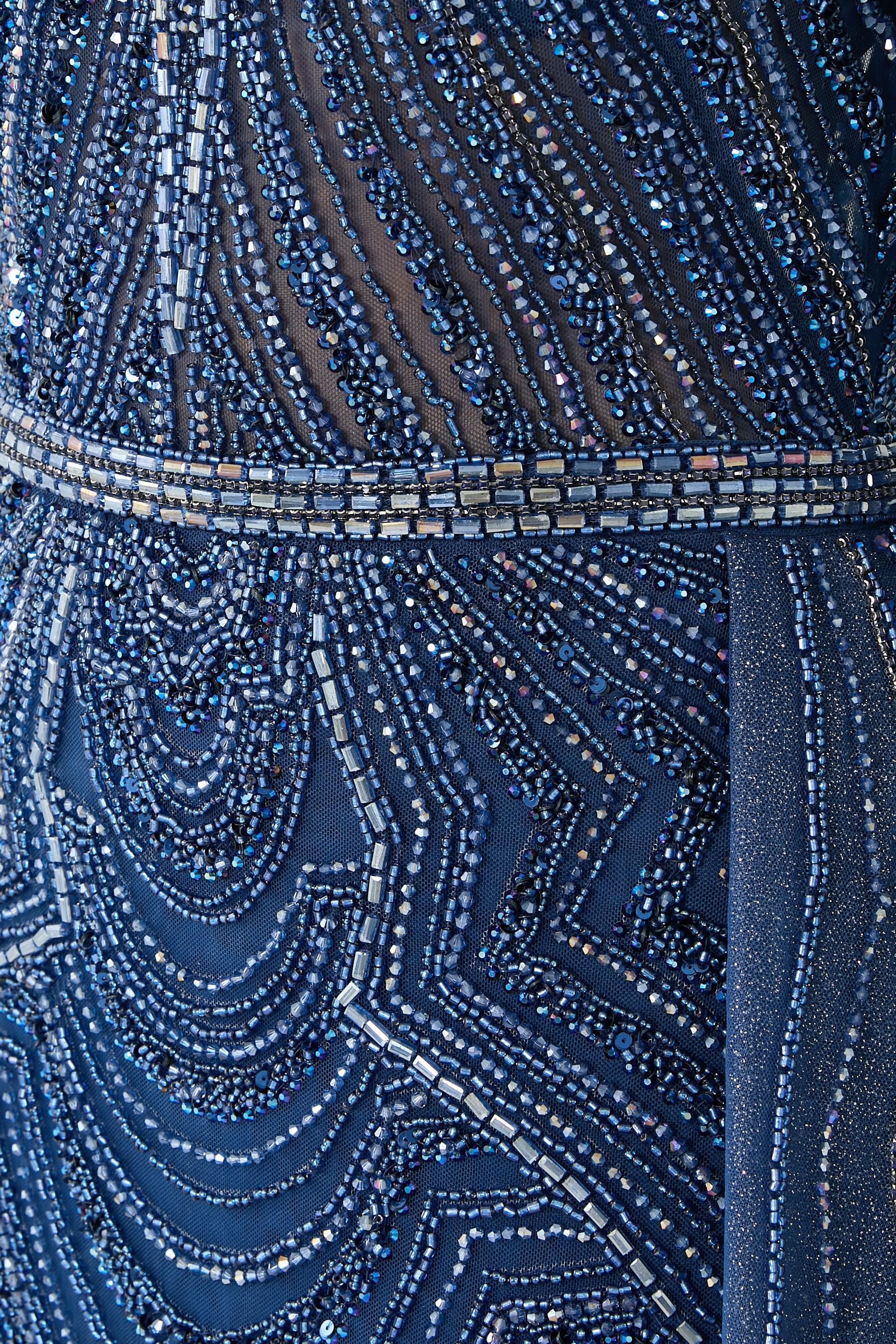 فستان سهرة مطرز