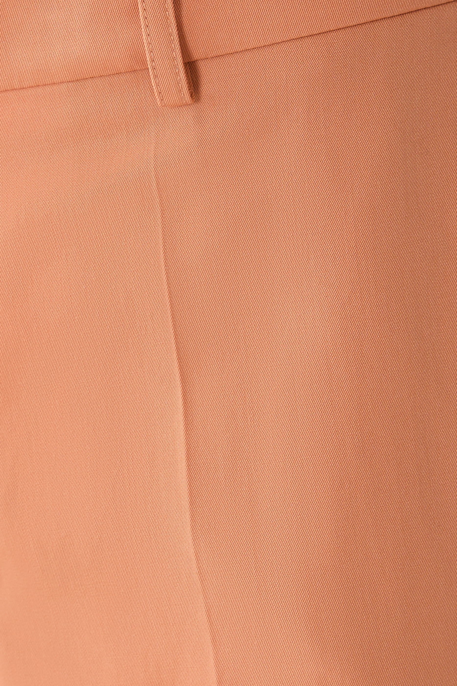 شورت برمودا كلاسيكي بقصة ساق واسعة