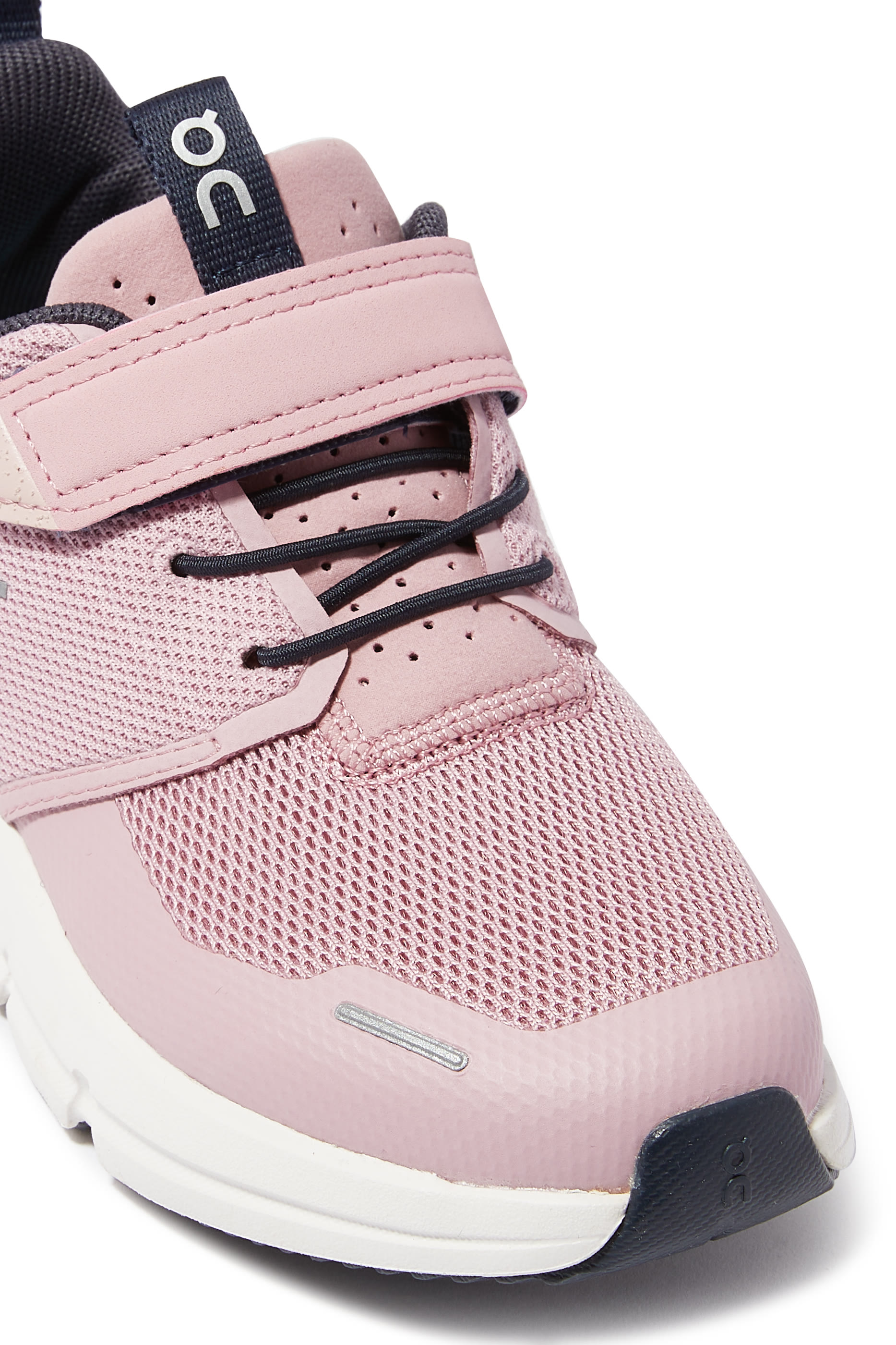 سنيكرز كلاودي بلاي للأطفال