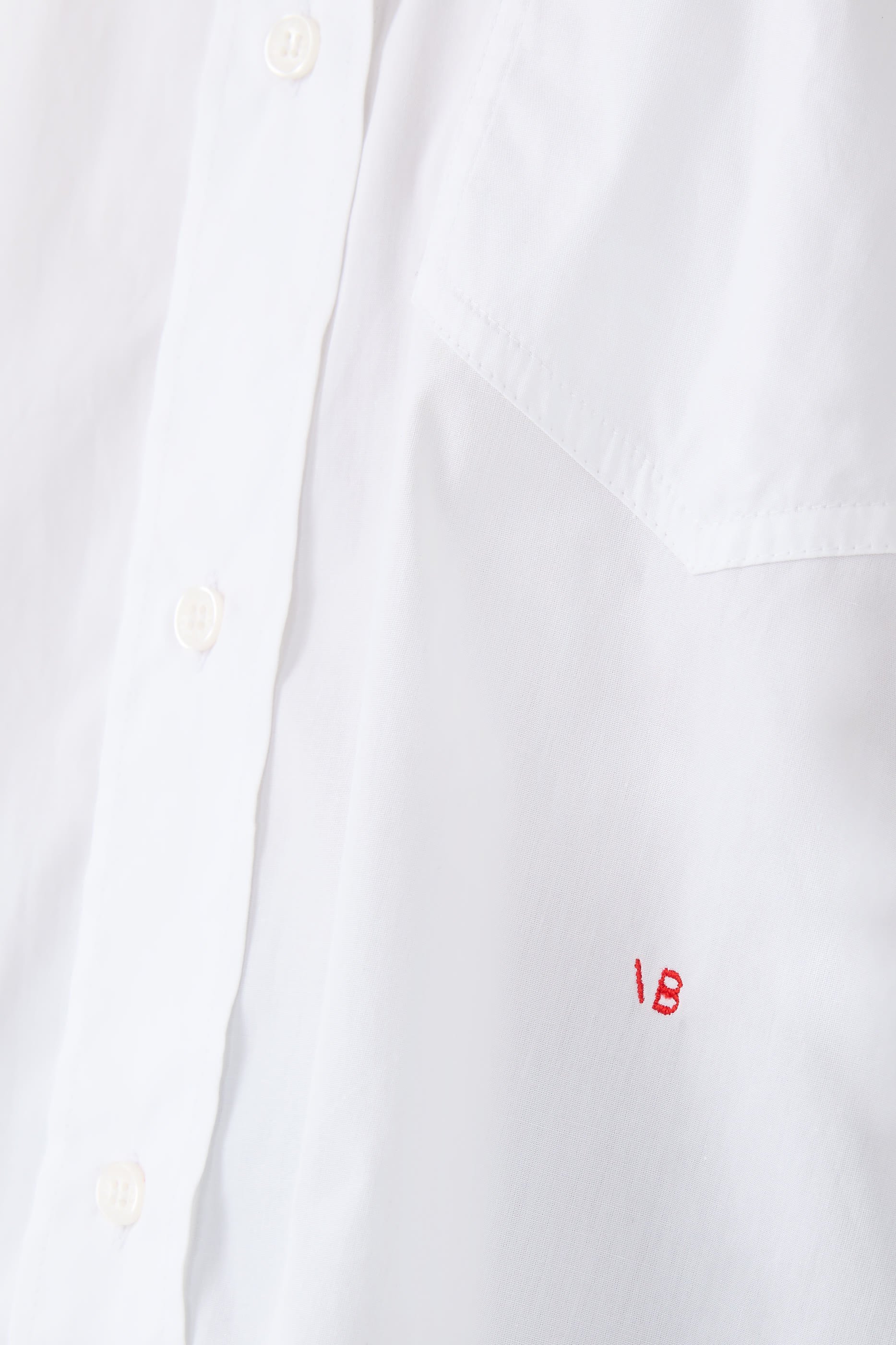 قميص قصير بأكمام طويلة