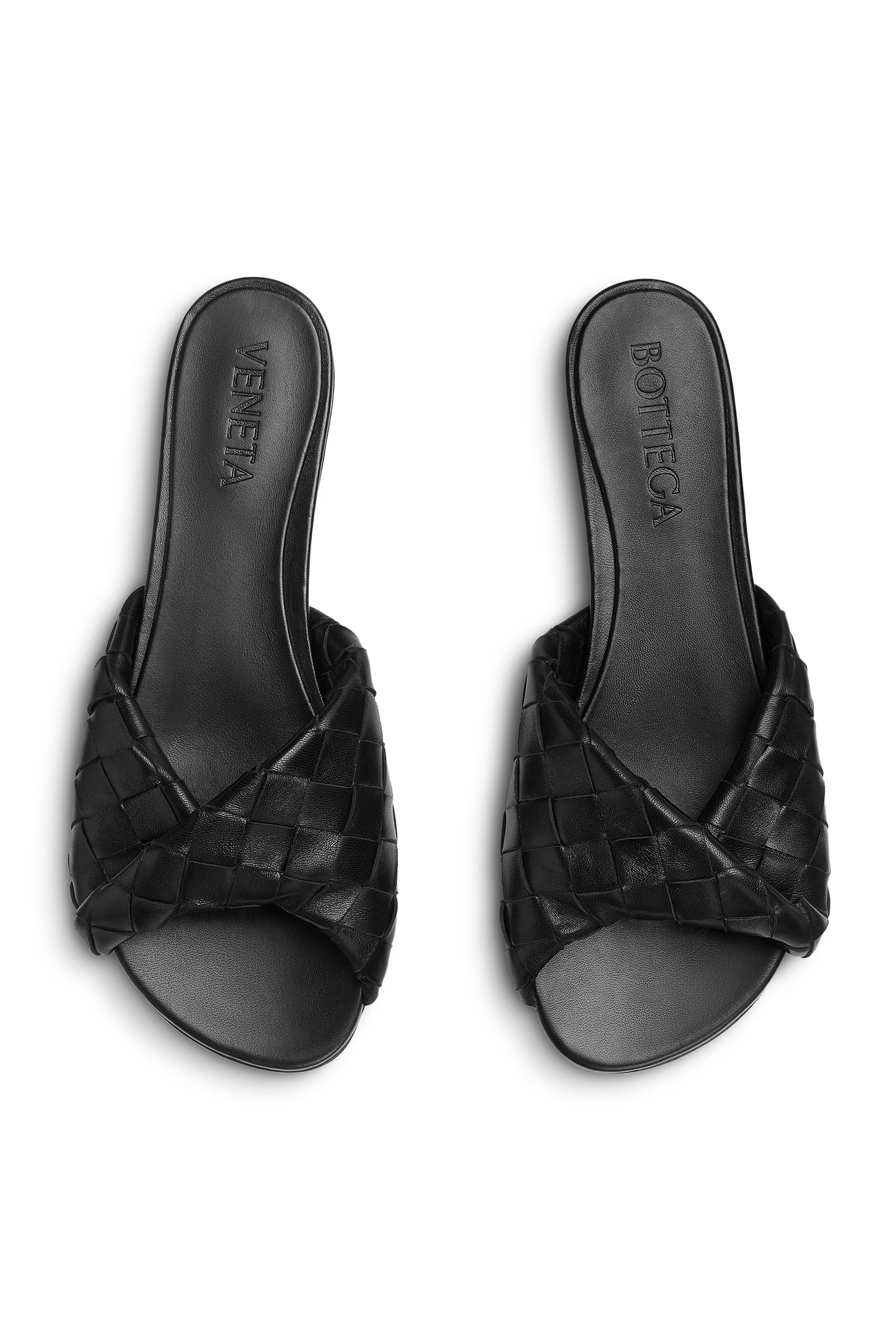 حذاء مفتوح بلينك بنعل مسطح