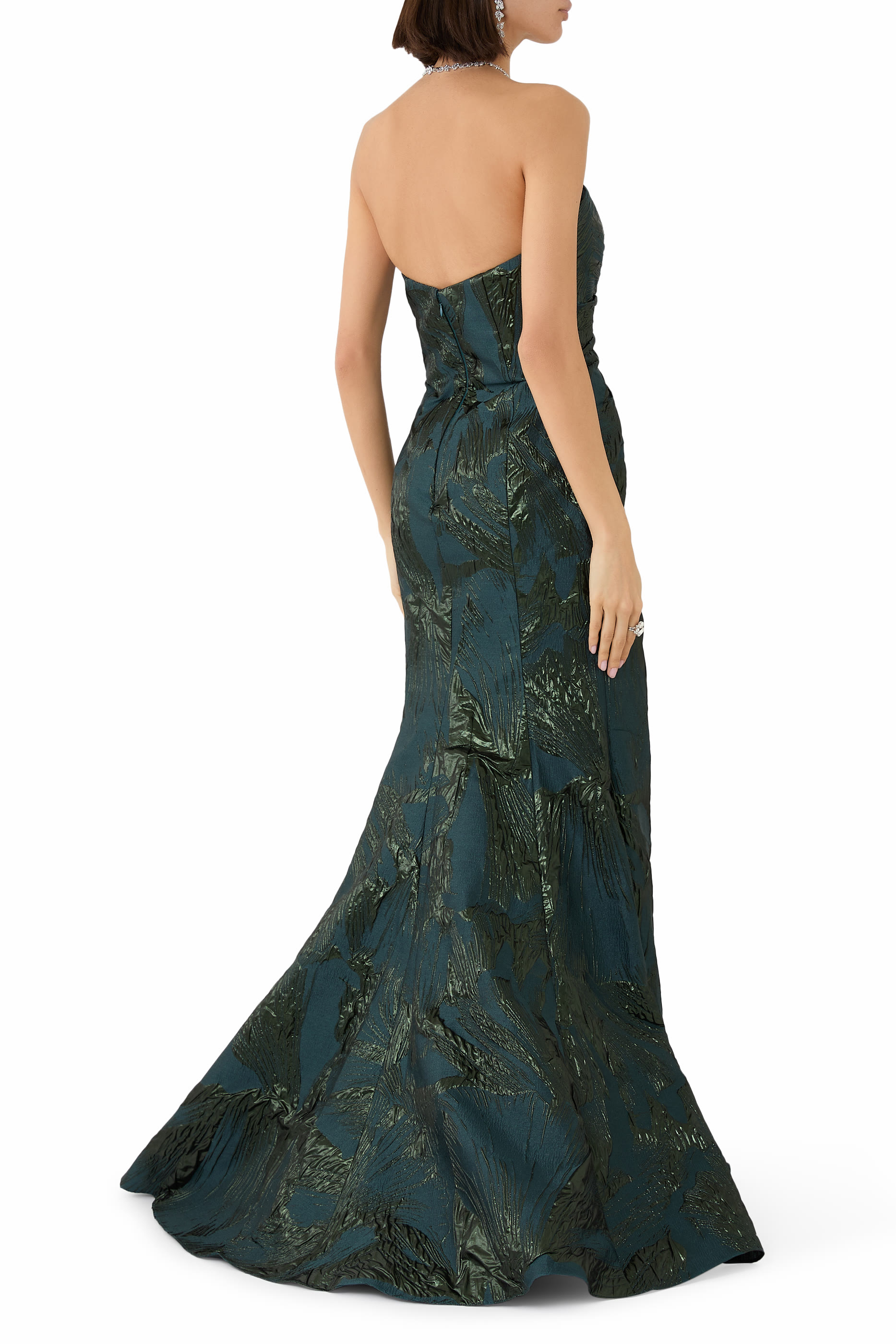 فستان سهرة بلا حمالات