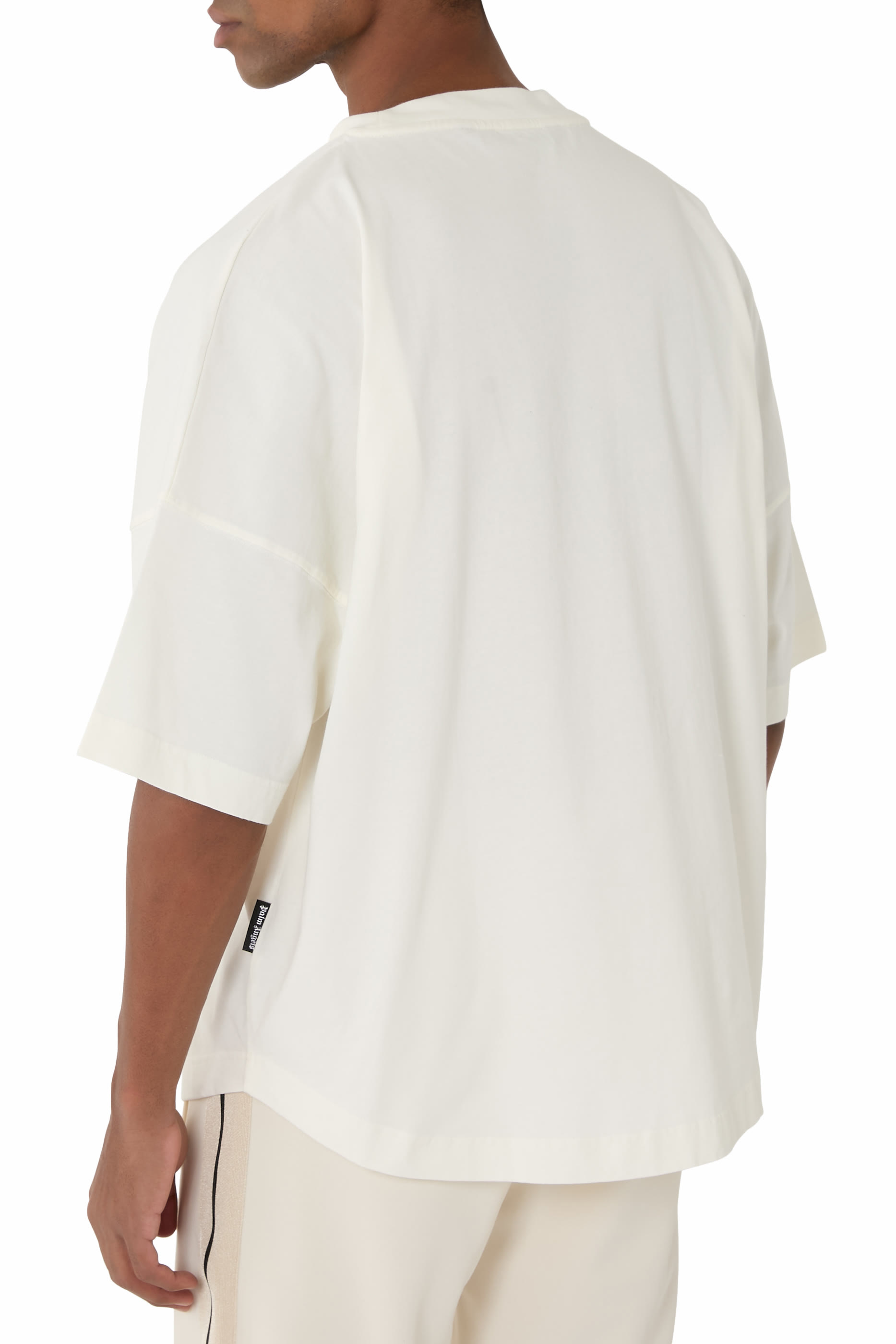 تيشيرت مزين بعبارة بير ان مايند