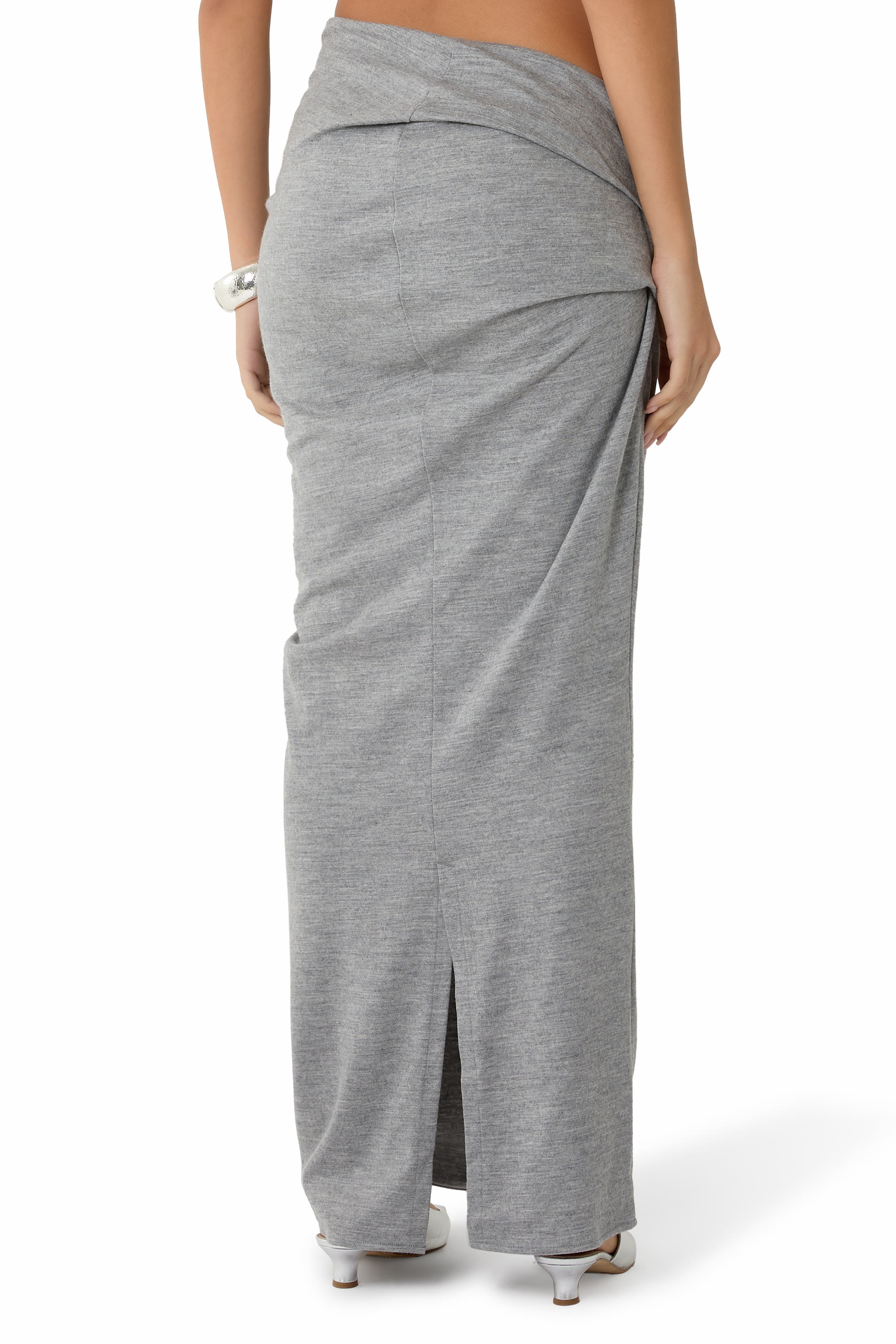 تنورة متوسطة الطول بطيات صوف