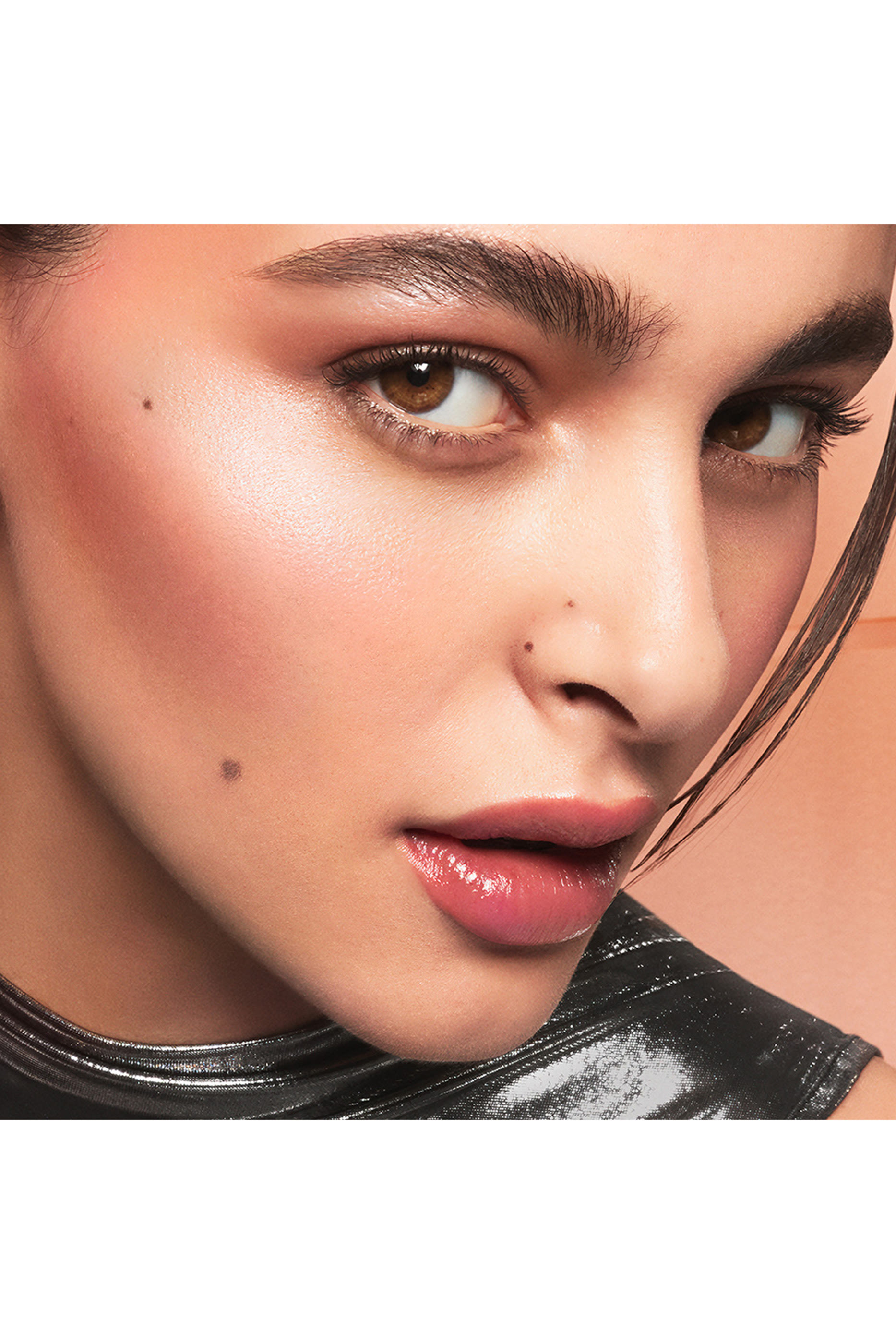 لوحة ظلال أحمر خدود وهايلايتر اتش دي 